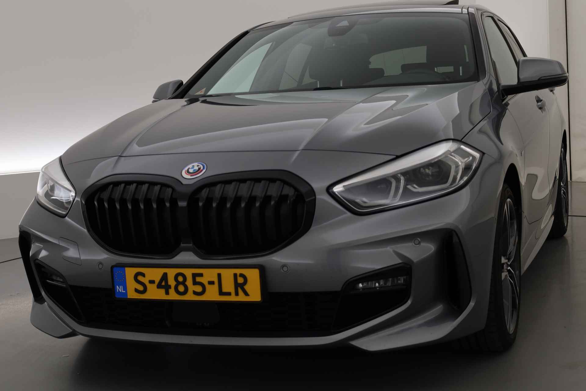 BMW 1-serie 118i M Sport | Pano | Navi | Camera | Stoel- Stuurverw. | 18'' | Elek. Achterklep - 23/30