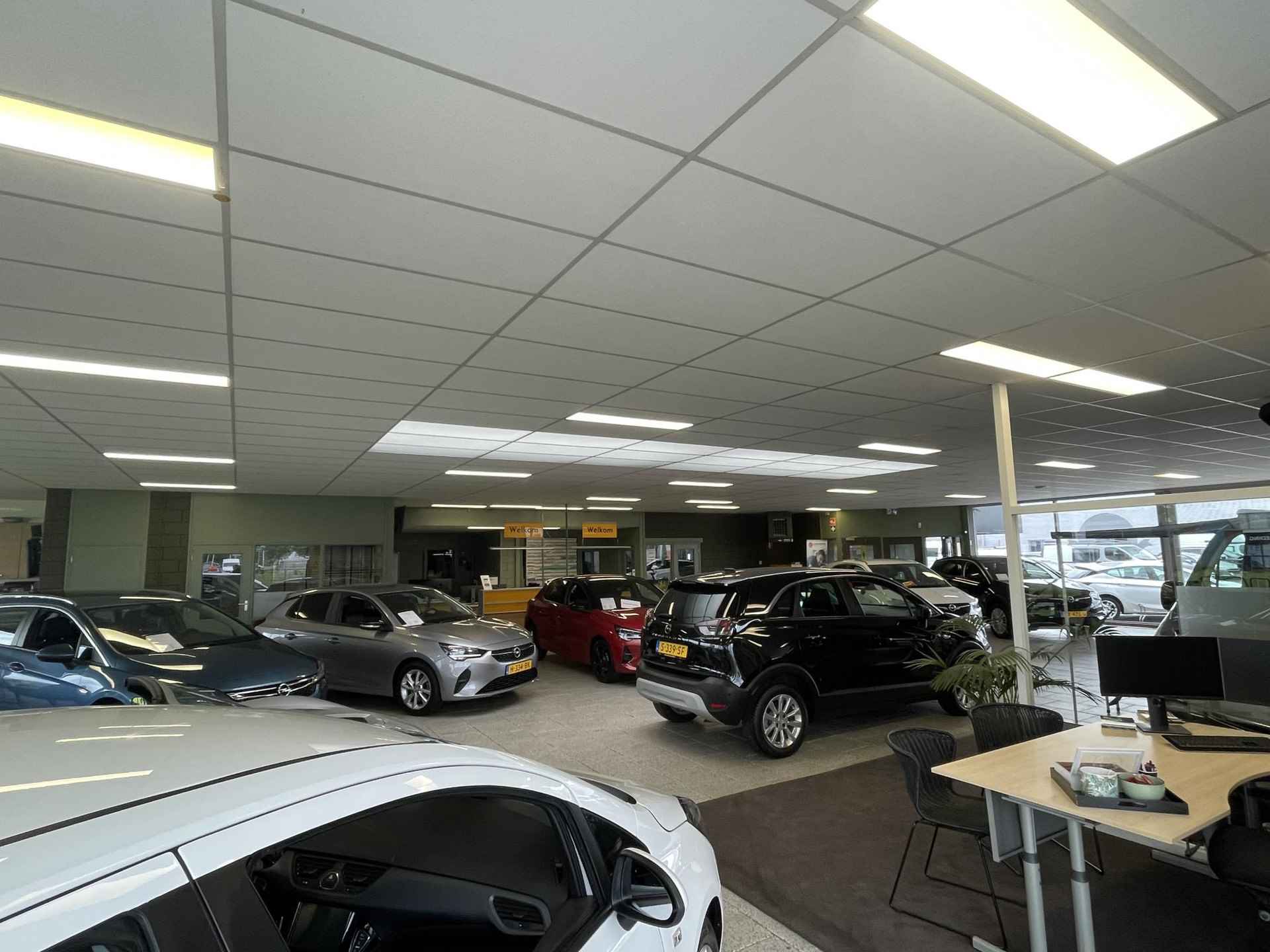 Opel Corsa 1.2 Edition RIJKLAAR incl. Service en garantie | 1e eigenaar ! | Airco | Cruise | LMV | Stoel en stuurverwarming - 28/32