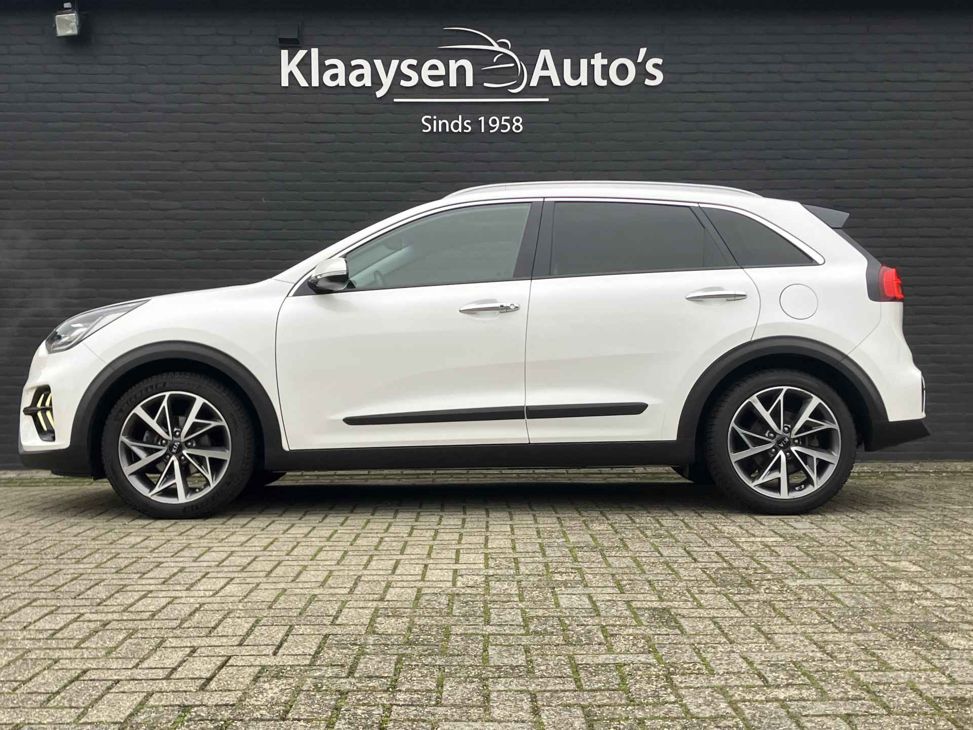 Kia Niro 1.6 GDi Hybrid ExecutiveLine AUT. | 1e eigenaar | camera | navigatie | schuifdak | leder interieur | apple carplay | NL auto - 9/41