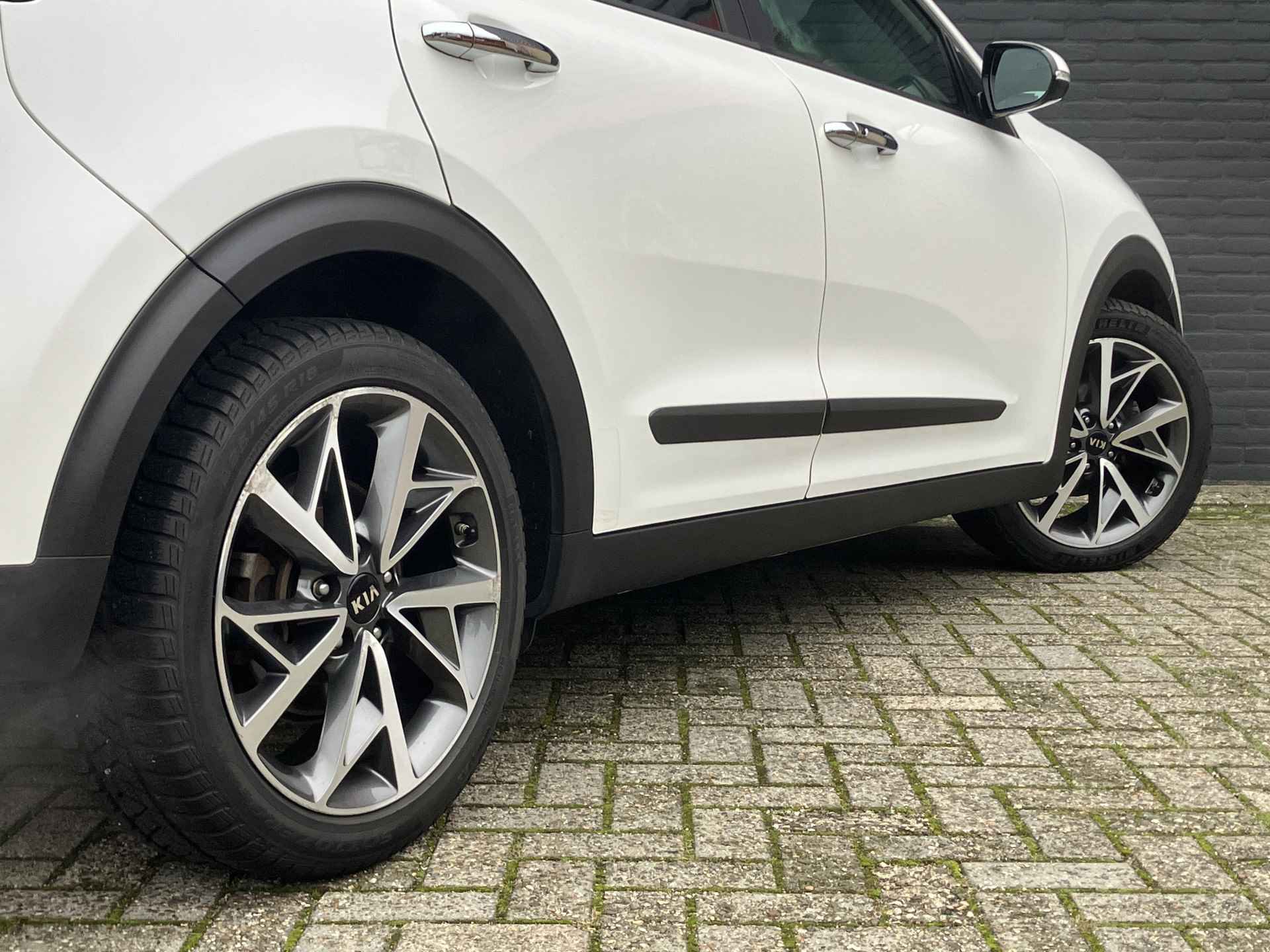 Kia Niro 1.6 GDi Hybrid ExecutiveLine AUT. | 1e eigenaar | camera | navigatie | schuifdak | leder interieur | apple carplay | NL auto - 11/41