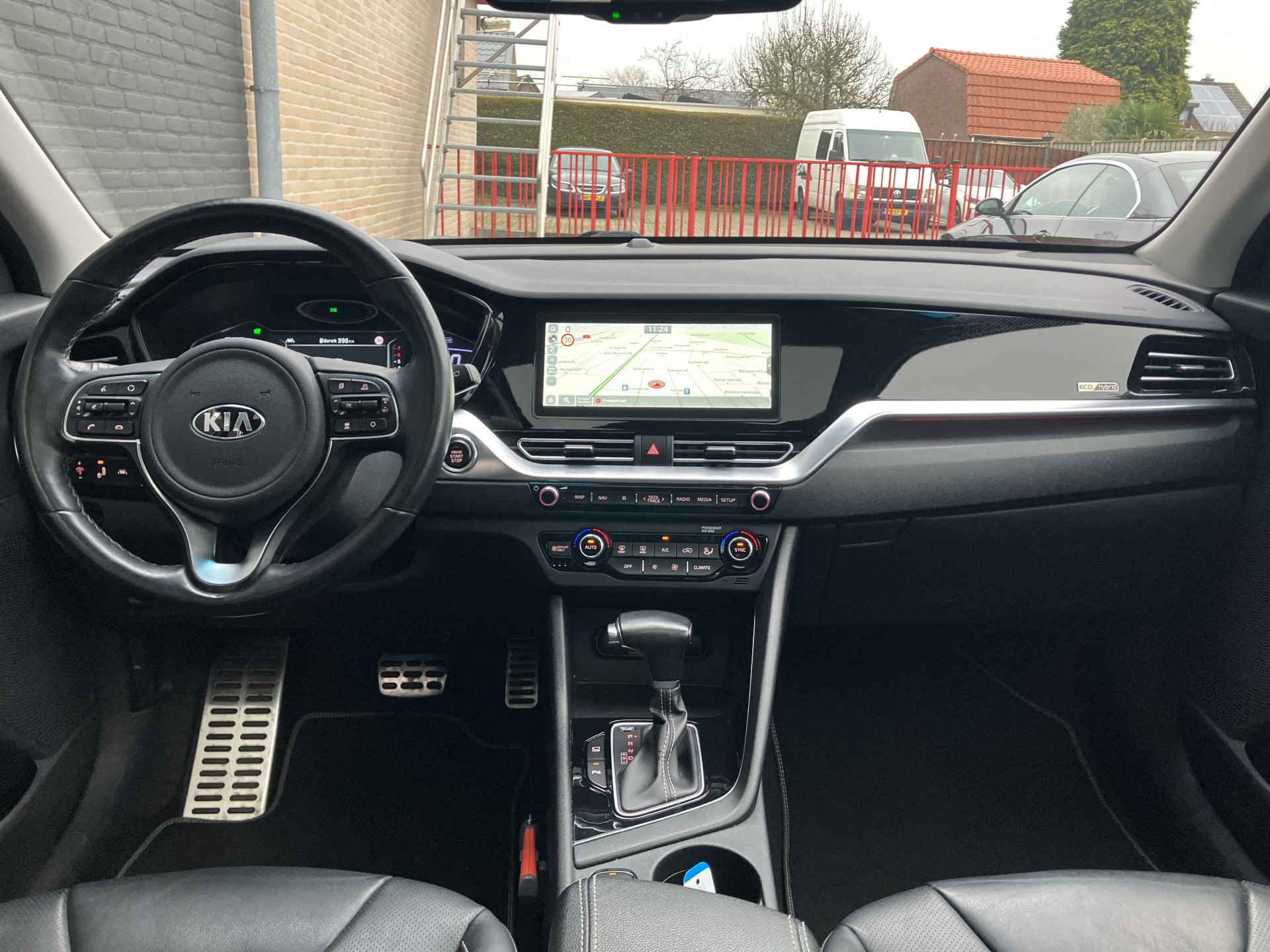 Kia Niro 1.6 GDi Hybrid ExecutiveLine AUT. | 1e eigenaar | camera | navigatie | schuifdak | leder interieur | apple carplay | NL auto - 17/41