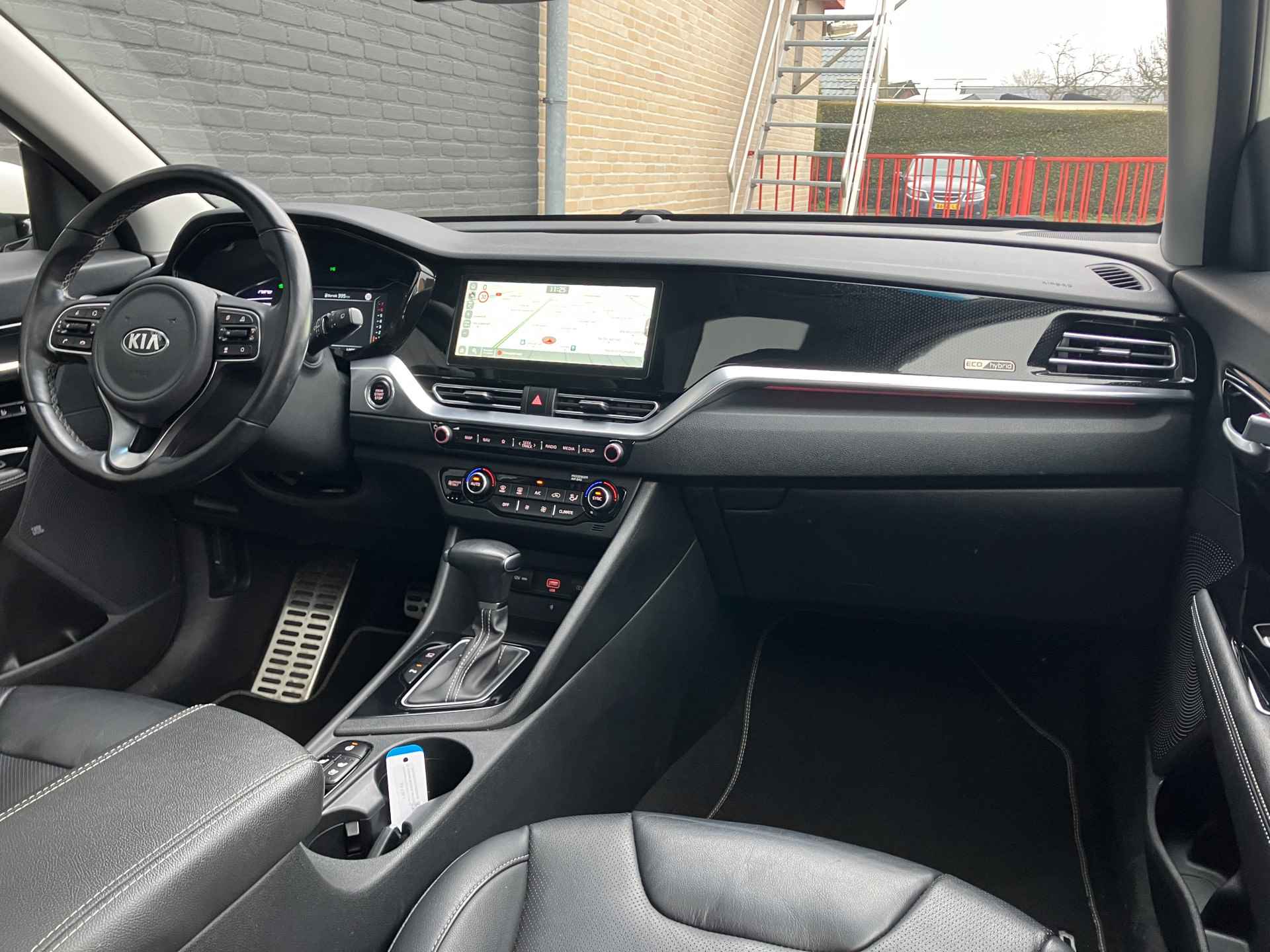 Kia Niro 1.6 GDi Hybrid ExecutiveLine AUT. | 1e eigenaar | camera | navigatie | schuifdak | leder interieur | apple carplay | NL auto - 18/41