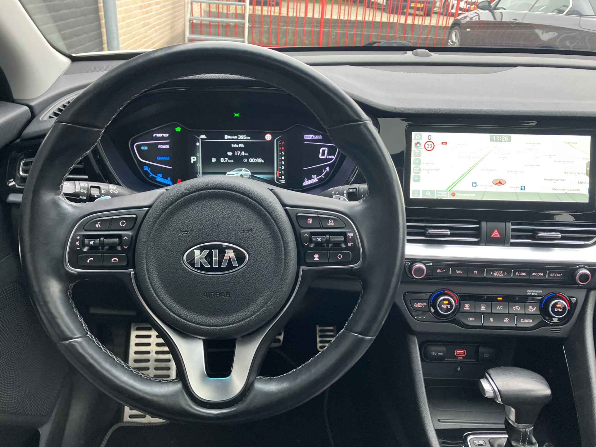 Kia Niro 1.6 GDi Hybrid ExecutiveLine AUT. | 1e eigenaar | camera | navigatie | schuifdak | leder interieur | apple carplay | NL auto - 25/41