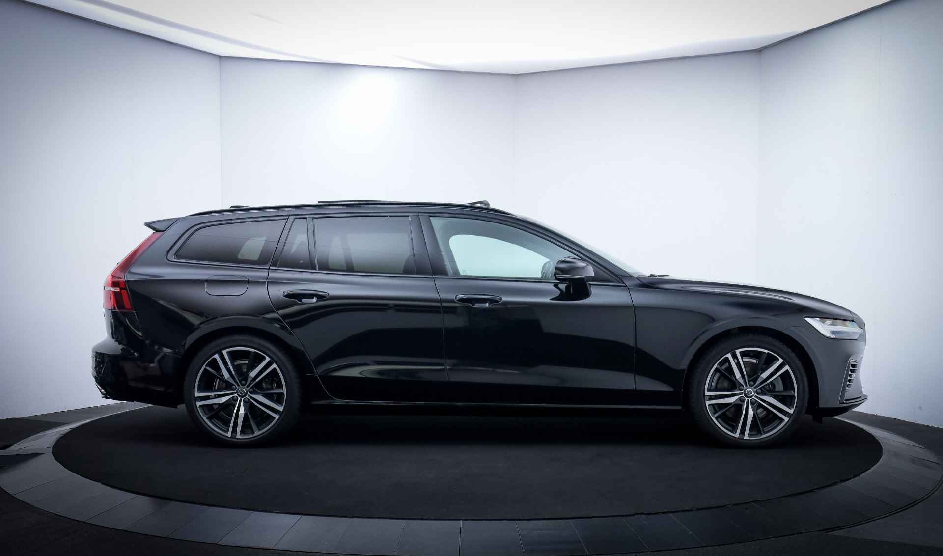 Volvo V60 2.0T6 Recharge AWD R-Design PANO/MEMORY/CAMERA/FULL LED/CARPLAY/NAVI/ACC/LANE ASSIST/STUUR+STOELVERW./LEDER/LMV 19'' - 4/32