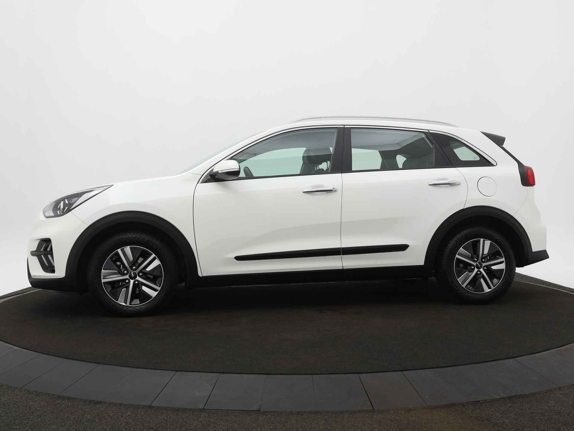 Kia Niro 1.6 GDi Hybrid DynamicLine - Navigatie - Camera - Climate Control - Adaptieve Cruise Control - Fabrieksgarantie tot 02-2029 - 3/50