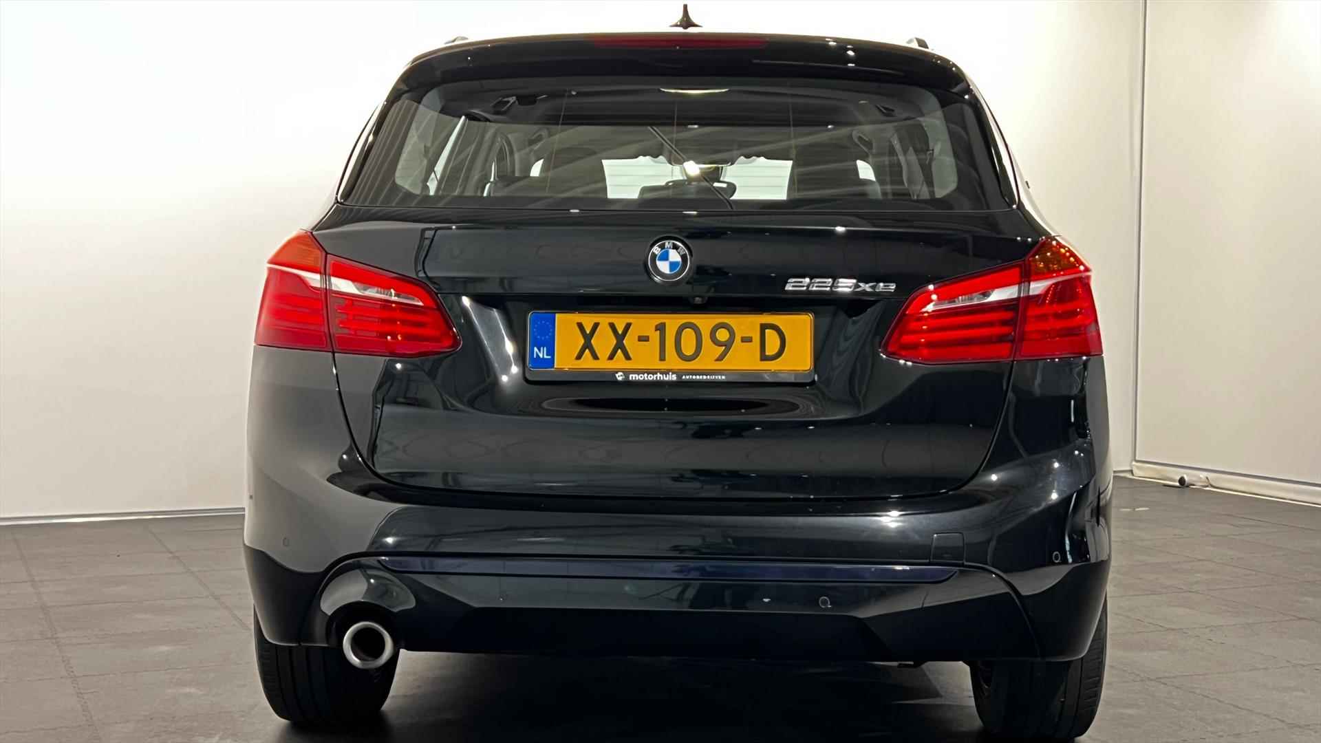 BMW 2-Serie Active Tourer (f45) 225xe 224pk Plug in Hybride/iPerformance Automaat/lederen bekleding/camera/navigatie - 39/43