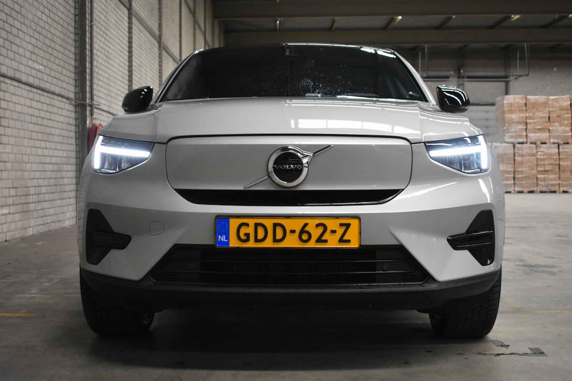 Volvo C40 Extended Core 252pk/82kWh | Driver Assist & Cimate Line - 2/29