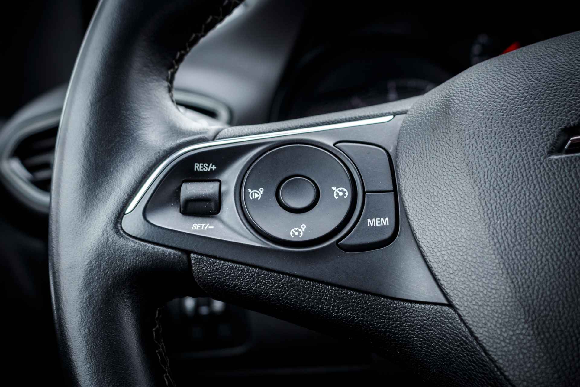 Opel Crossland X 1.2 110 Pk Turbo Innovation RIJKLAAR. | Navigatie  | Climate | PDC V/A  | 16 INCH LMV | - 15/32