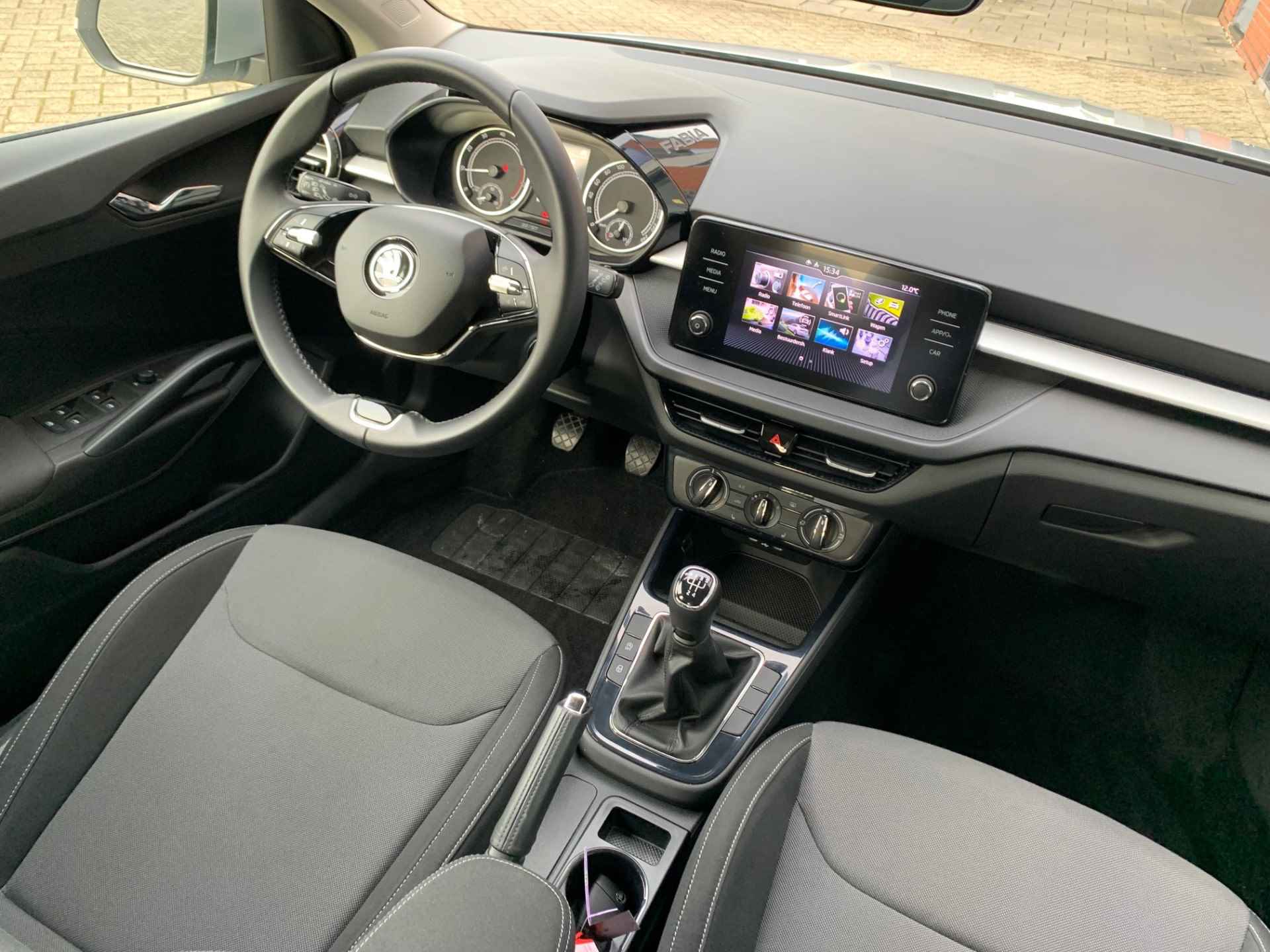 Škoda Fabia 1.0 TSI 95pk Ambition | Parkeersensoren | Stoelverwarming | Smartphone integratie - 3/11