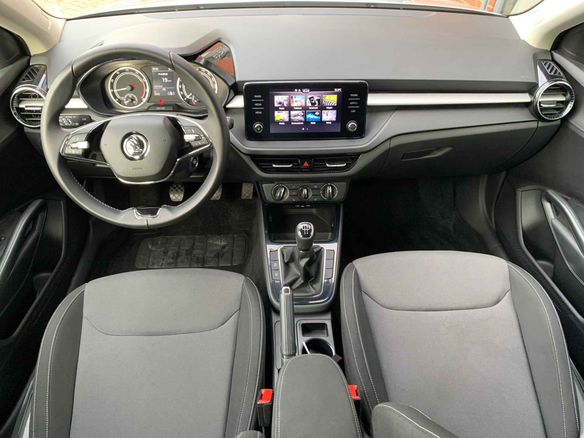 Škoda Fabia 1.0 TSI 95pk Ambition | Parkeersensoren | Stoelverwarming | Smartphone integratie - 10/11