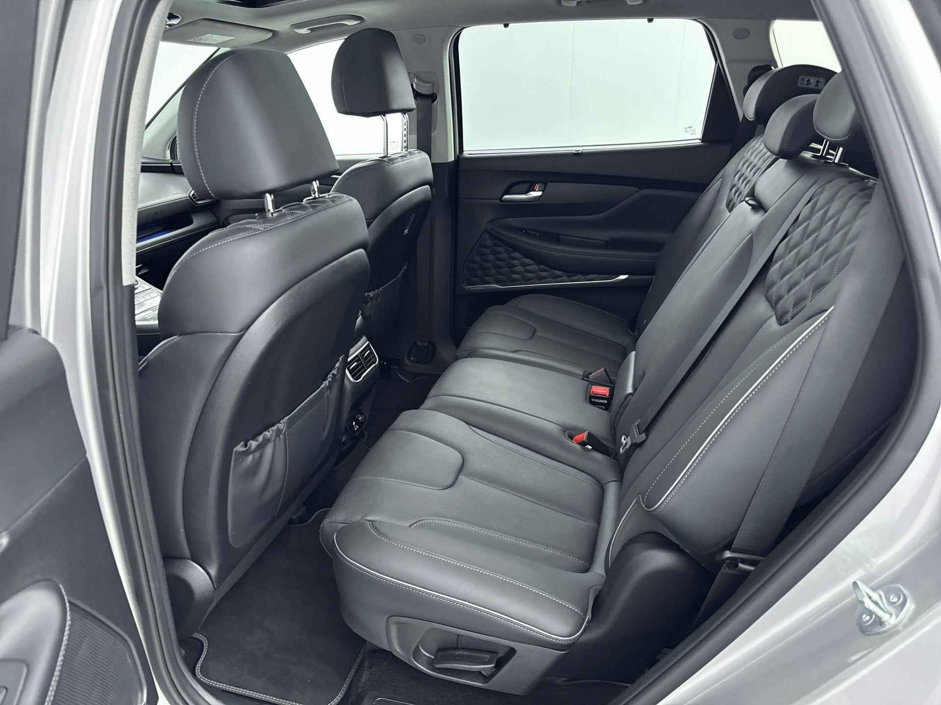 Hyundai Santa Fe 1.6 T-GDI PHEV Premium Sky 7p. Leder interieur | Navi | Panorama dak | 7 Seats | - 11/35