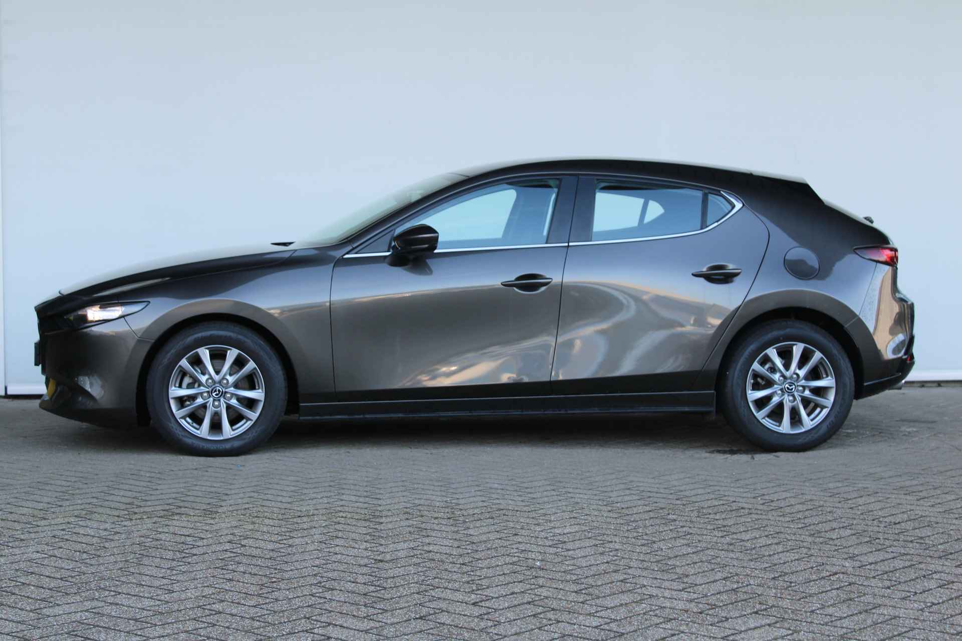 Mazda 3 2.0 e-SkyActiv-G M Hybrid 122 - 2/7