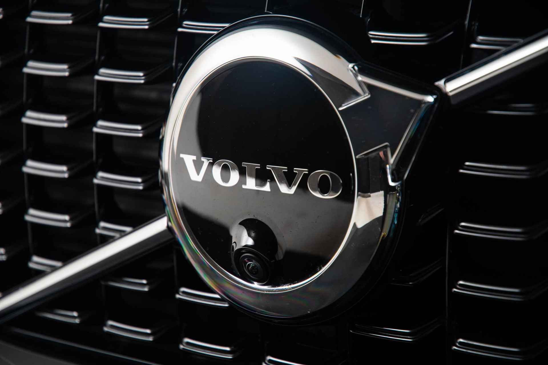 Volvo XC90 2.0 T8 Recharge AWD Ultimate Dark Luchtvering - Panoramadak - Adaptive Cruise Control - Head-up Display - Harman Kardon - Park Assistant - 25/44