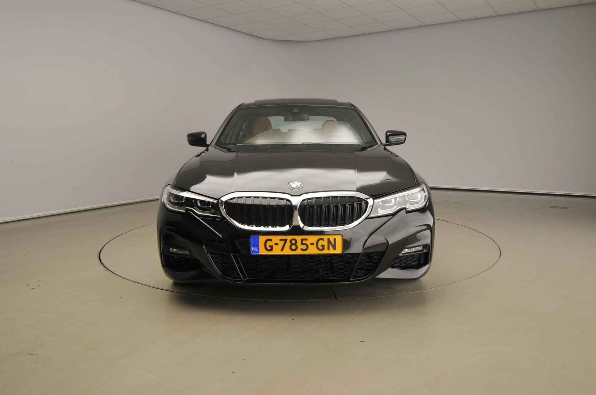 BMW 3 Serie Sedan 320i | M-sportpakket | LED | Leder | Navigatie | Schuifdak | Sportstoelen | Stoelverwarming | Chrome line | Alu 18 inch - 6/45