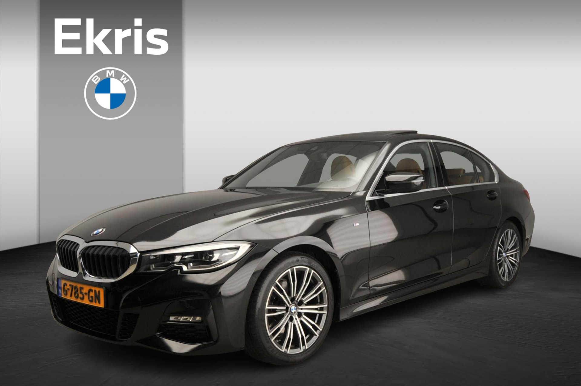 BMW 3 Serie Sedan 320i | M-sportpakket | LED | Leder | Navigatie | Schuifdak | Sportstoelen | Stoelverwarming | Chrome line | Alu 18 inch