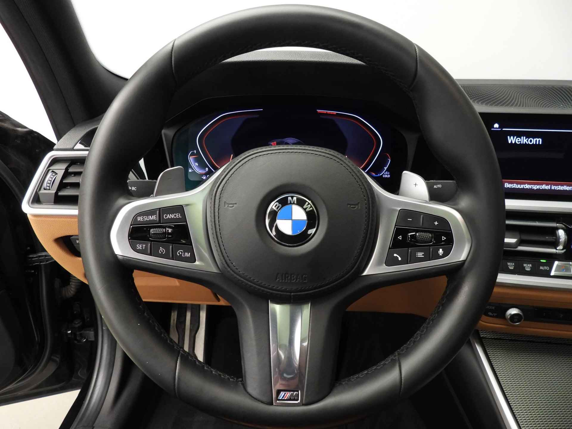 BMW 3 Serie Sedan 320i | M-sportpakket | LED | Leder | Navigatie | Schuifdak | Sportstoelen | Stoelverwarming | Chrome line | Alu 18 inch - 12/45