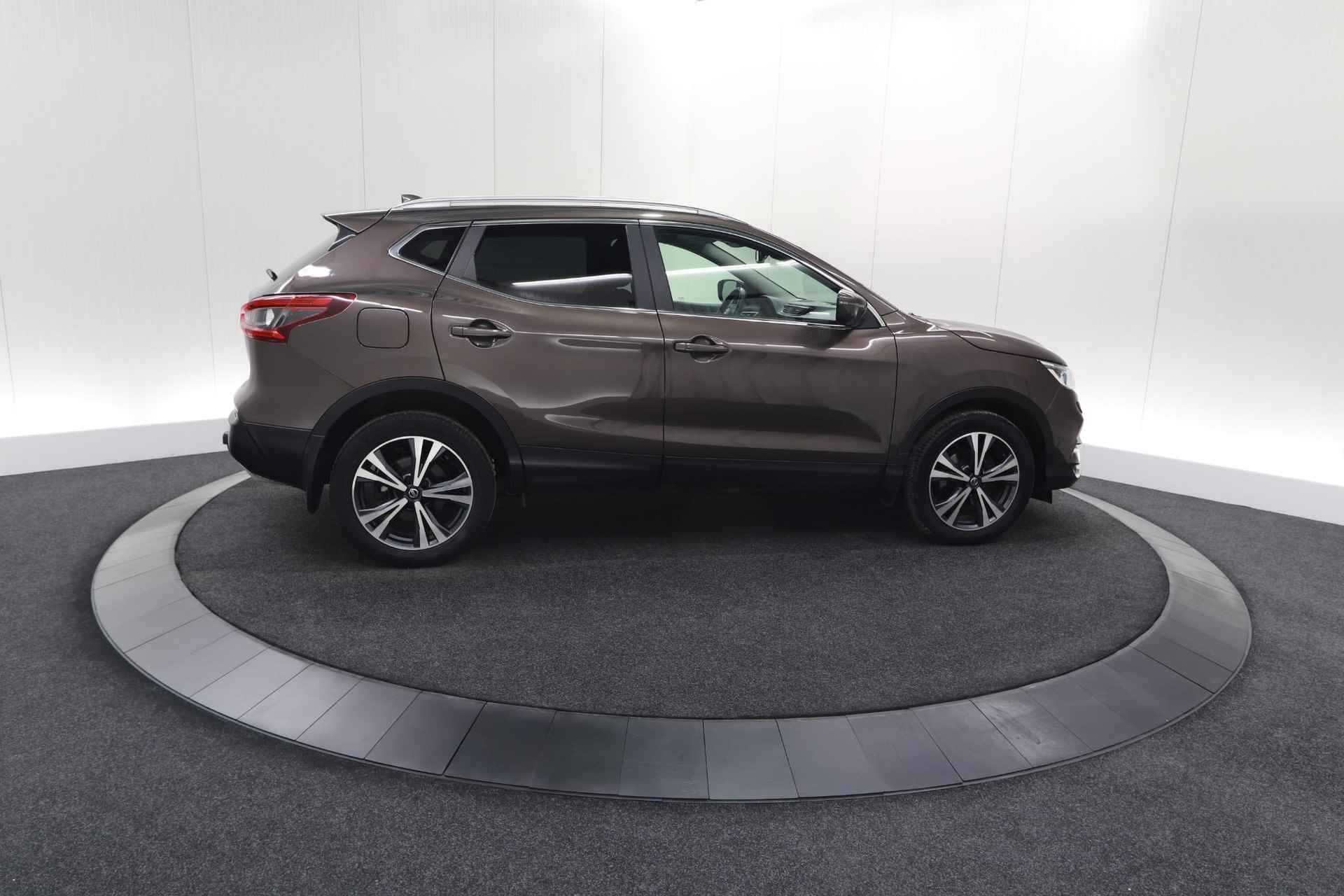 Nissan Qashqai 1.3 DIG-T 160 Tekna | Trekhaak | 360 Camera | Adaptieve Cruise Control | Dodehoekdetectie - 10/79