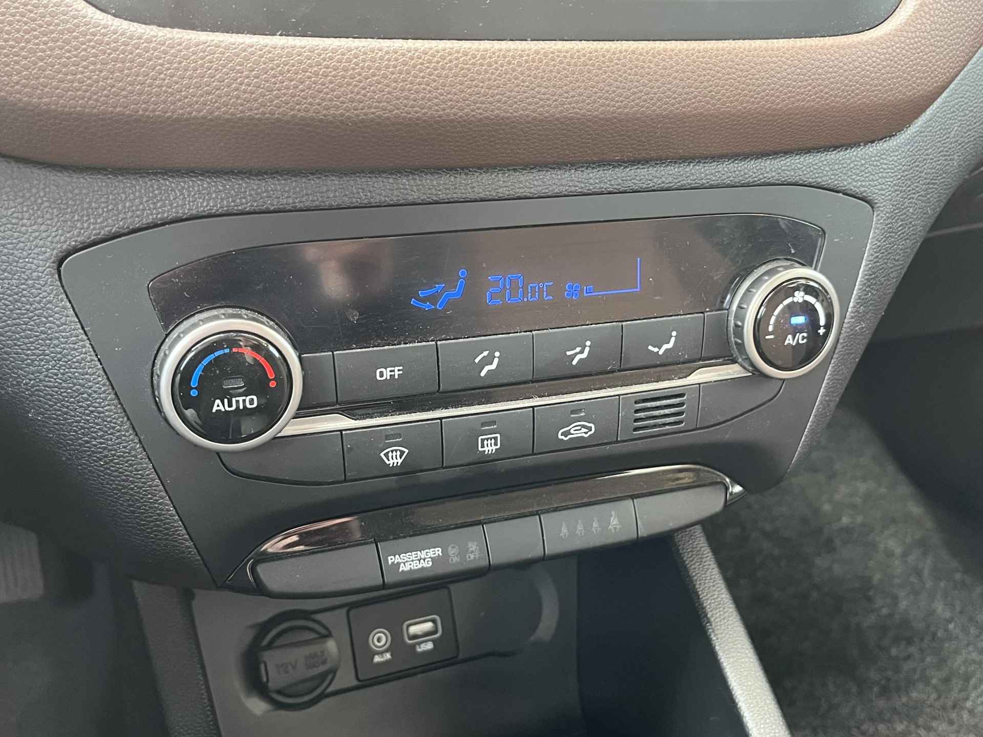 Hyundai i20 1.0 T-GDI Comfort || Navigatie af fabriek | Camera + pdc | Climate control || - 25/39