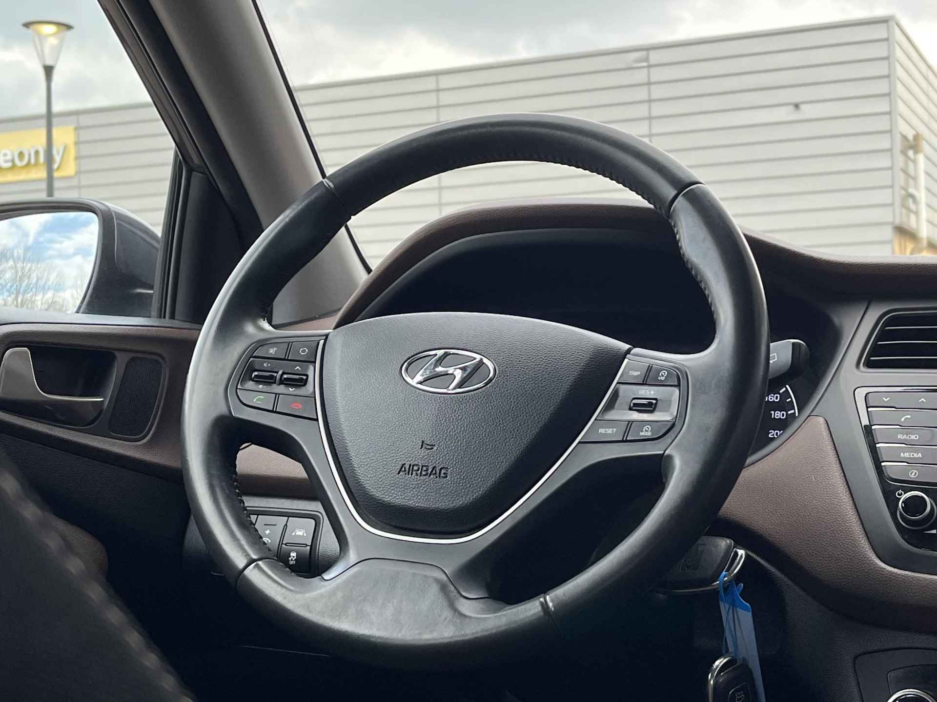 Hyundai i20 1.0 T-GDI Comfort || Navigatie af fabriek | Camera + pdc | Climate control || - 32/39