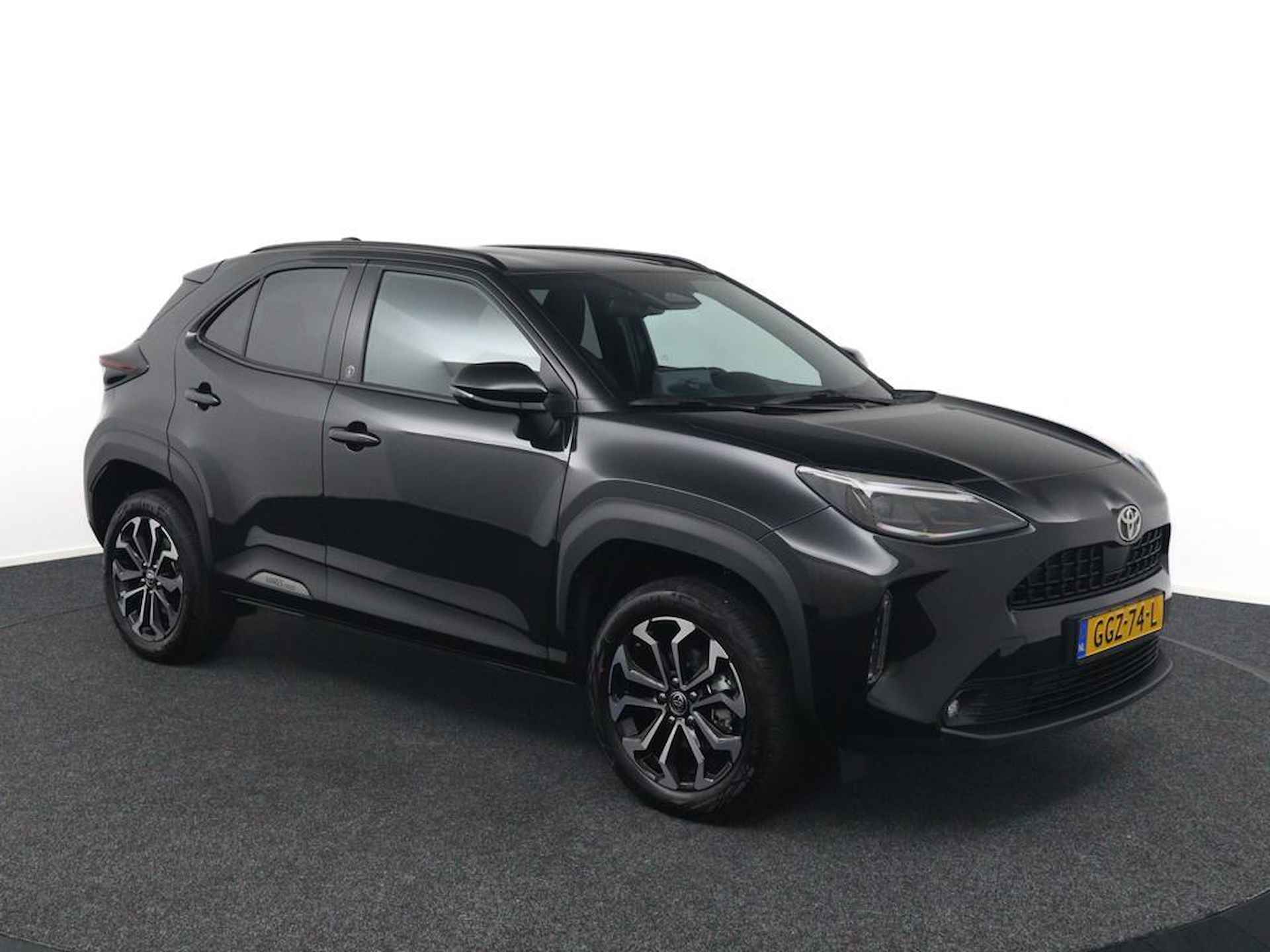 Toyota Yaris Cross Hybrid 130 First Edition | 130 PK | Stoel en Stuurverwarming | Draadloos telefoonlader | Navigatie | Keyless Entry | Team D Edition | - 3/43