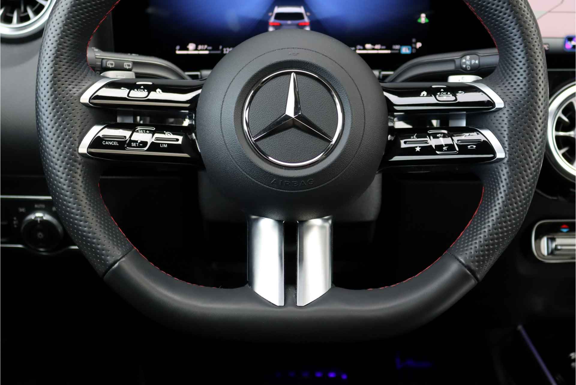 Mercedes-Benz B-Klasse 250 e Premium AMG Line Aut8, Panoramadak, Memorypakket, Burmester, Camera, Trekhaak, Stuurwielverwarming, Keyless Go, Dodehoekassistent, Etc. - 30/45