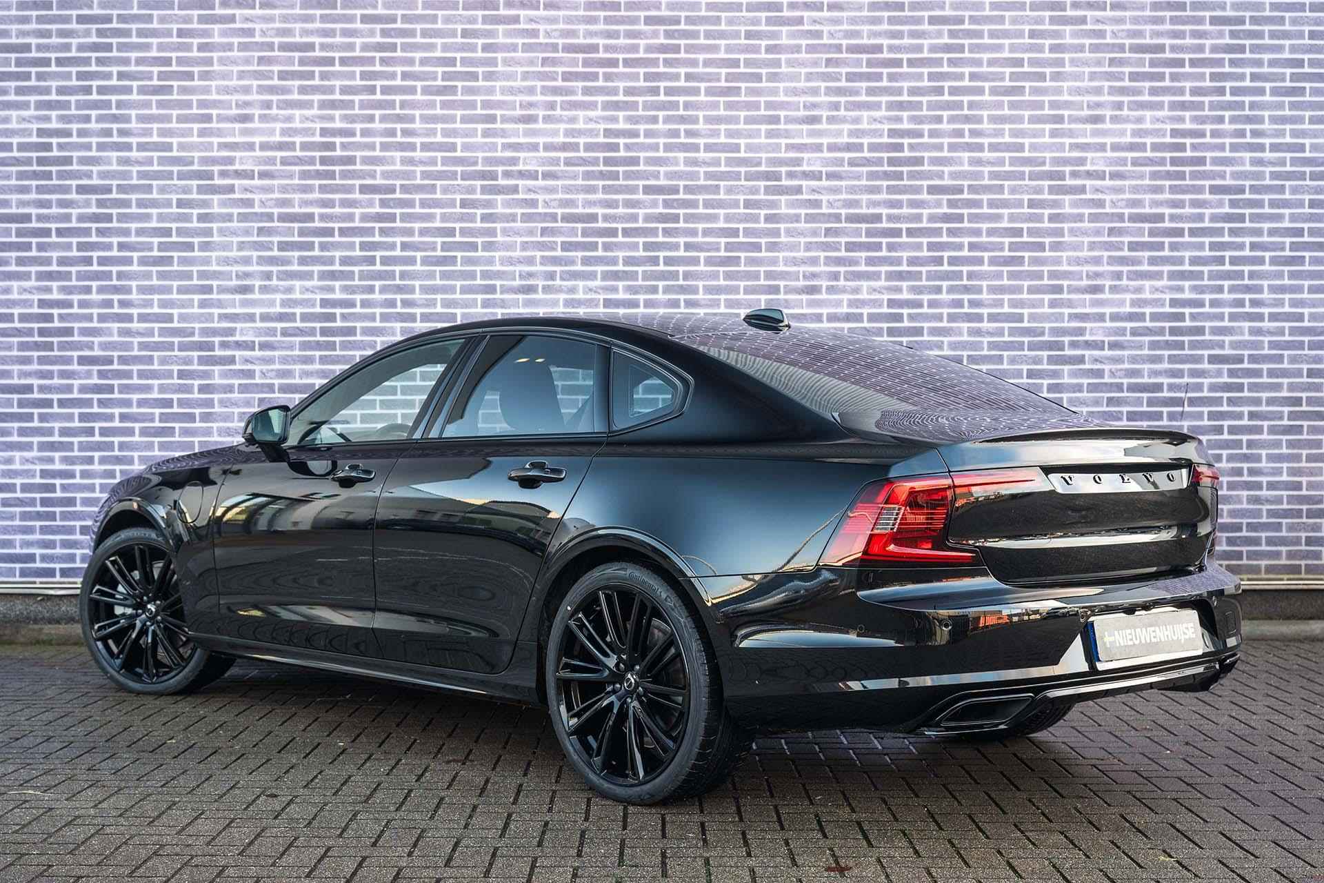 Volvo S90 T8 AWD Ultimate Dark Long Range - Direct uit voorraad leverbaar! - | Black Edition | Nappa leder bekleding | Rondomzicht camera | Head-up Display | Schuif/kanteldak - 4/41