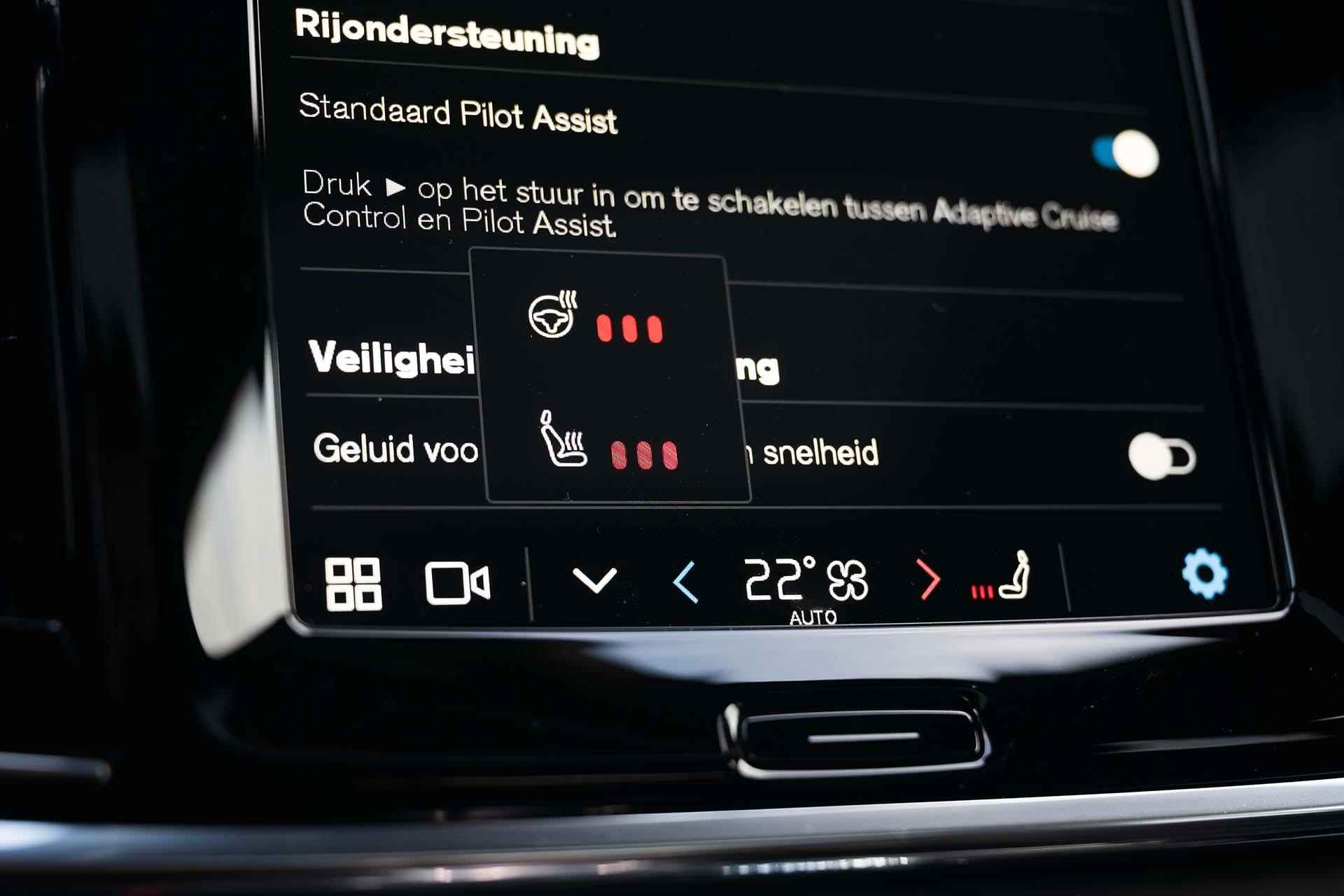 Volvo S90 T8 AWD Ultimate Dark Long Range - Direct uit voorraad leverbaar! - | Black Edition | Nappa leder bekleding | Rondomzicht camera | Head-up Display | Schuif/kanteldak - 29/41