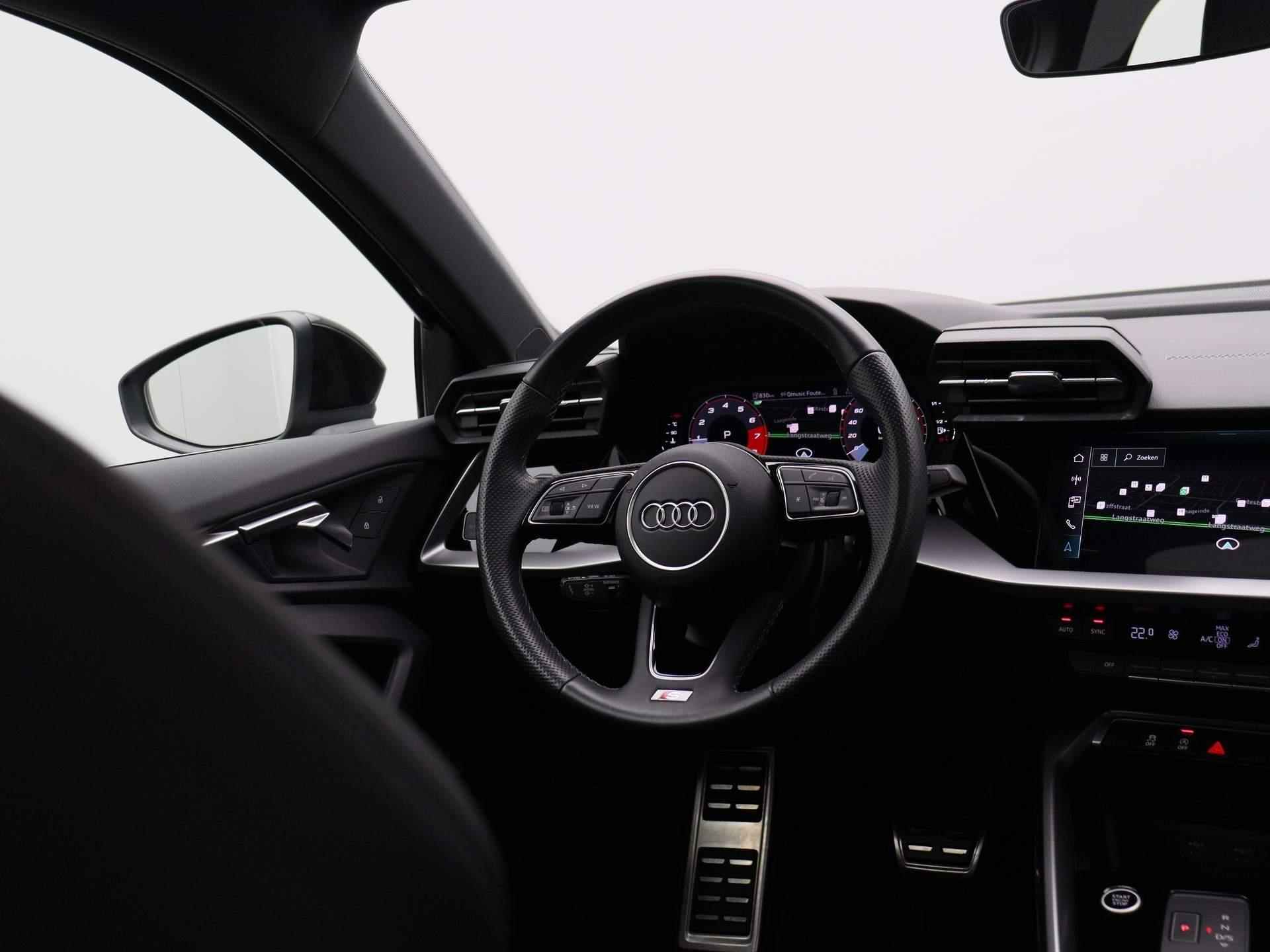 Audi A3 Limousine 30 TFSI S edition Automaat | Half-Leder | Navigatie | Airco | Parkeersensoren | 17 Inch Velgen | Schuifdak | LED | - 11/47