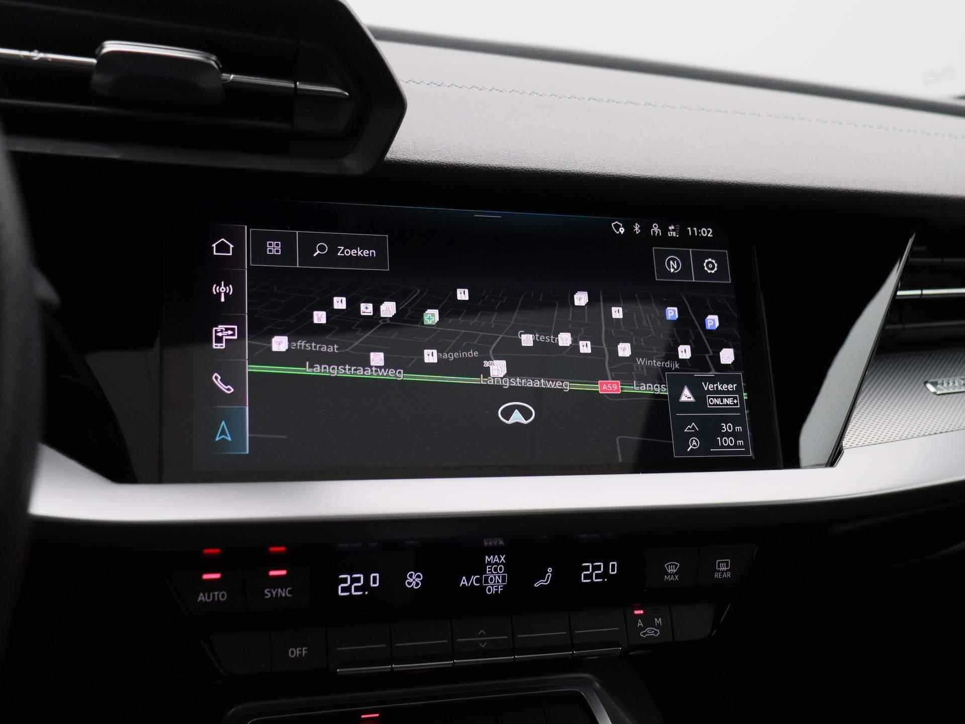 Audi A3 Limousine 30 TFSI S edition Automaat | Half-Leder | Navigatie | Airco | Parkeersensoren | 17 Inch Velgen | Schuifdak | LED | - 18/47