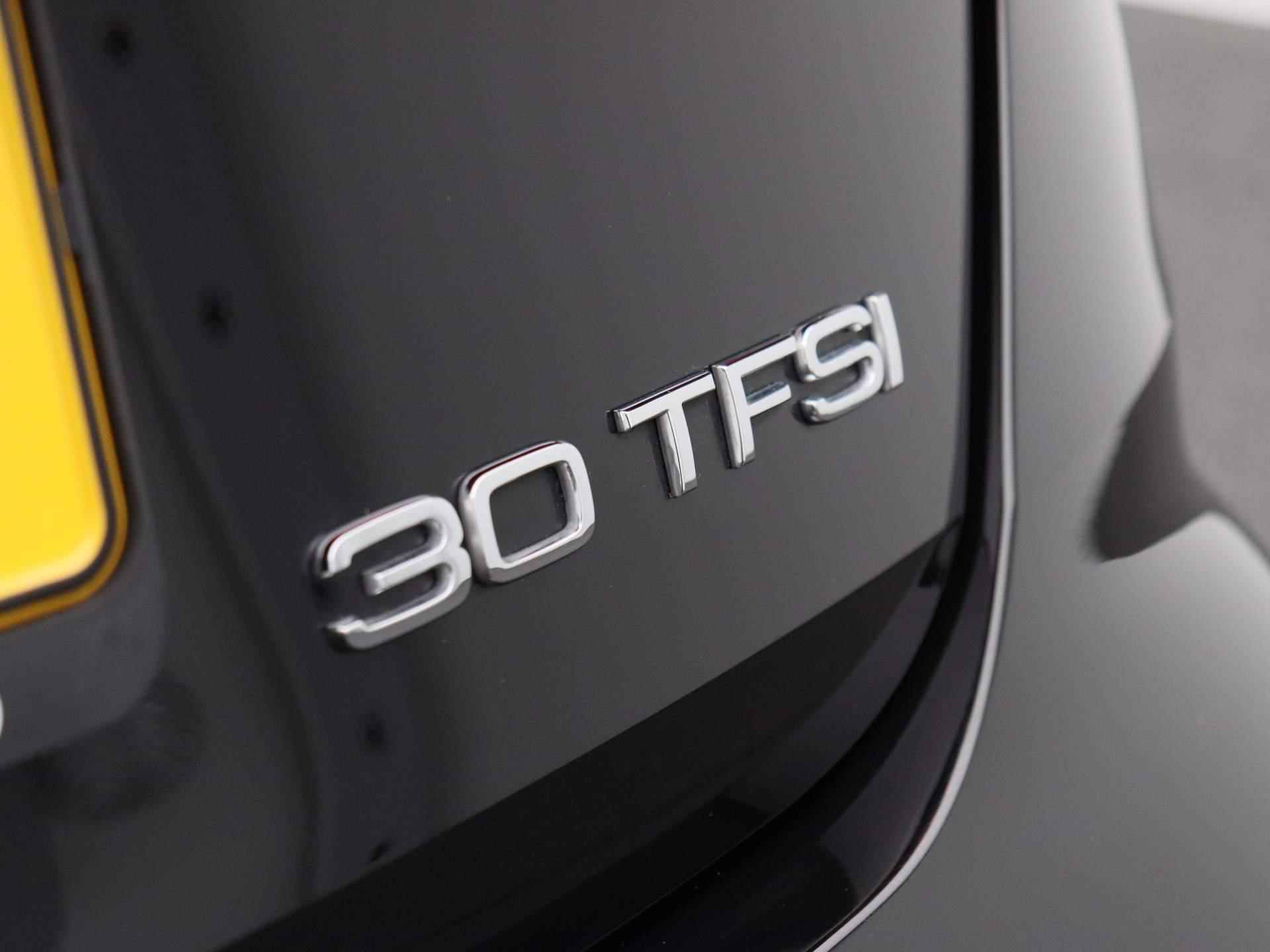 Audi A3 Limousine 30 TFSI S edition Automaat | Half-Leder | Navigatie | Airco | Parkeersensoren | 17 Inch Velgen | Schuifdak | LED | - 38/47
