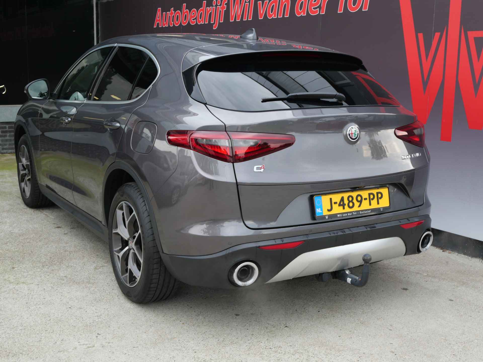 Alfa Romeo Stelvio 2.0T Q4 AWD SUPER | A.C.C. | TREKHAAK | CAMERA | CARPLAY | ALL-IN!! - 8/23