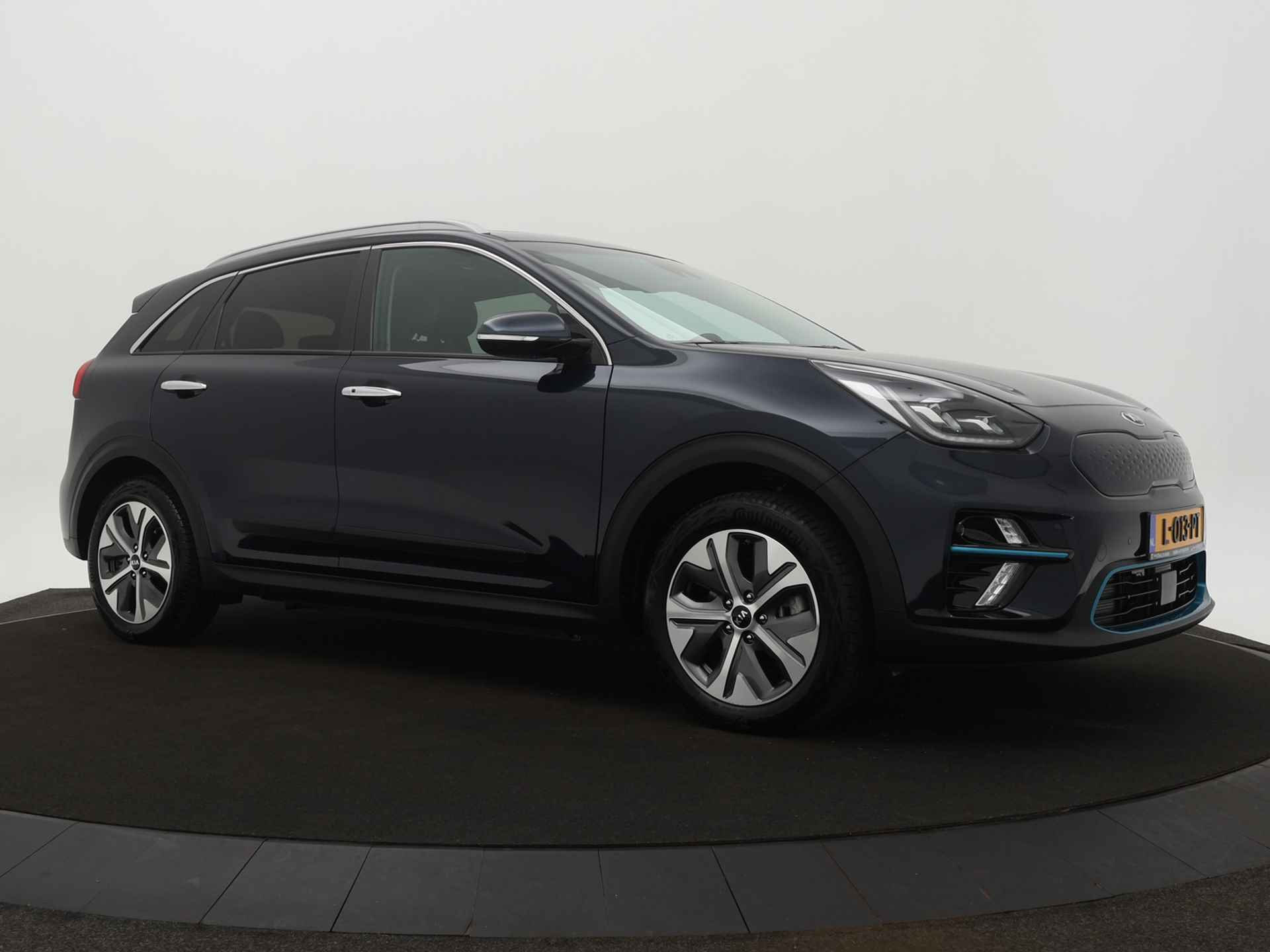 Kia e-Niro DynamicPlusLine 64 kWh *€2000 Subsidie beschikbaar* - Stoel-/stuurwielverwarming - Schuif-/kanteldak - Led Koplampen - Fabrieksgarantie tot 08-2028 - 11/49