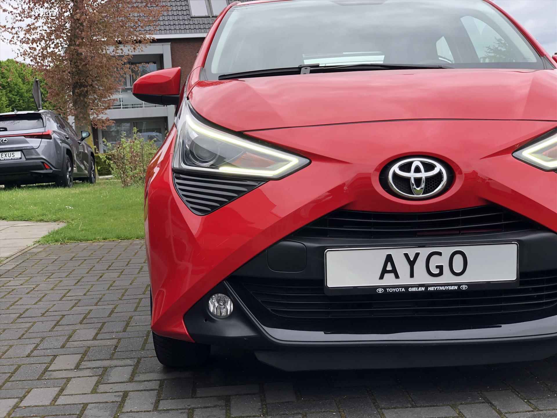 Toyota Aygo 1.0 VVT-i 5D x-joy | Apple CarPlay/Android Auto, Lichtmetalen velgen, Parkeercamera, Stuurbediening, Snelheidsbegrenzer - 6/31