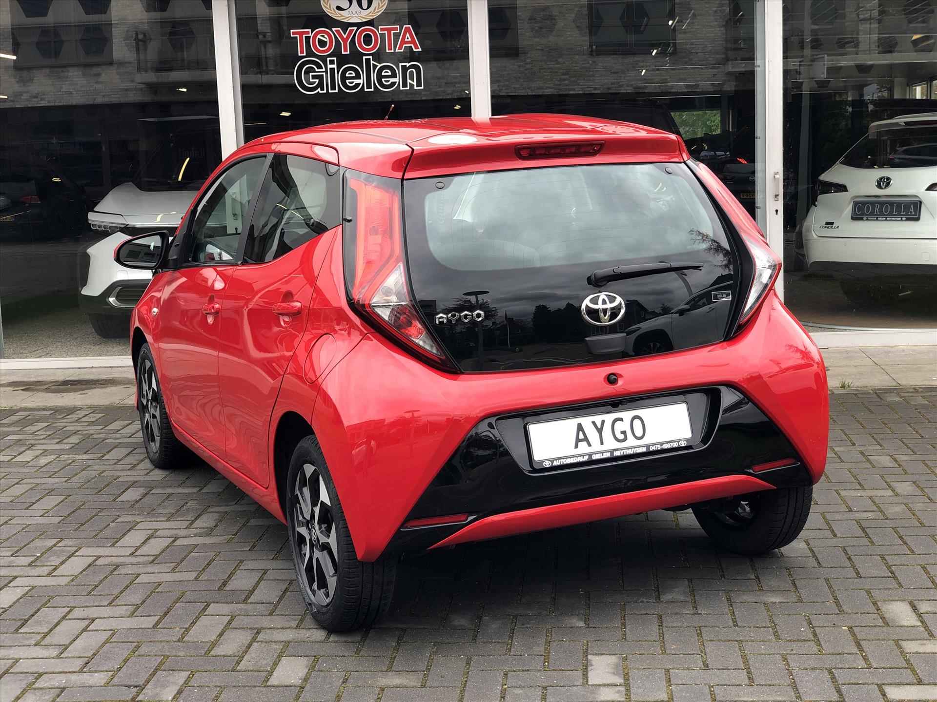 Toyota Aygo 1.0 VVT-i 5D x-joy | Apple CarPlay/Android Auto, Lichtmetalen velgen, Parkeercamera, Stuurbediening, Snelheidsbegrenzer - 11/31