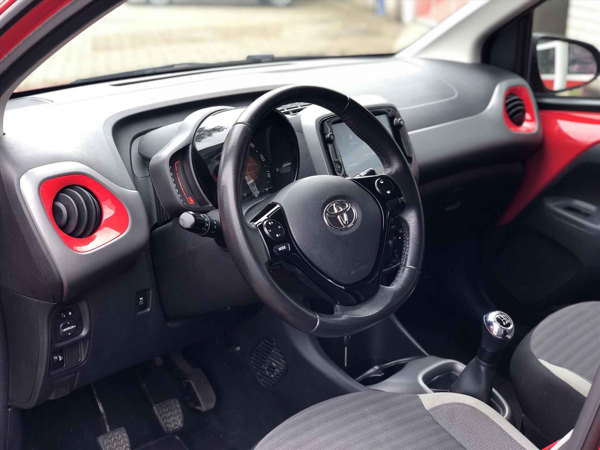 Toyota Aygo 1.0 VVT-i 5D x-joy | Apple CarPlay/Android Auto, Lichtmetalen velgen, Parkeercamera, Stuurbediening, Snelheidsbegrenzer - 13/31
