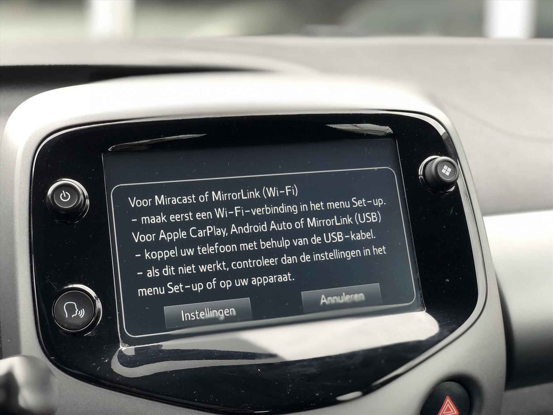 Toyota Aygo 1.0 VVT-i 5D x-joy | Apple CarPlay/Android Auto, Lichtmetalen velgen, Parkeercamera, Stuurbediening, Snelheidsbegrenzer - 18/31