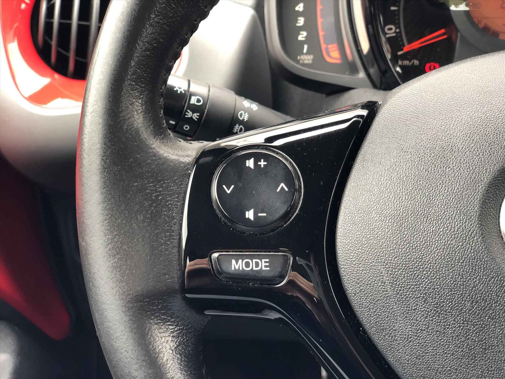 Toyota Aygo 1.0 VVT-i 5D x-joy | Apple CarPlay/Android Auto, Lichtmetalen velgen, Parkeercamera, Stuurbediening, Snelheidsbegrenzer - 25/31