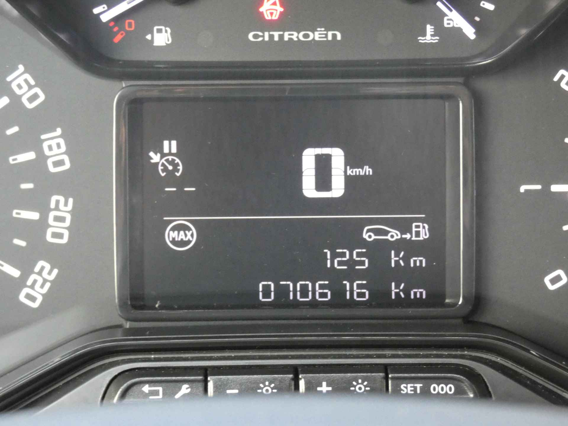 Citroën C3 1.2 82PK Feel Edition ! Parkeerhulp | Navigtie | Apple Carplay | Cruise Control ! - 21/34