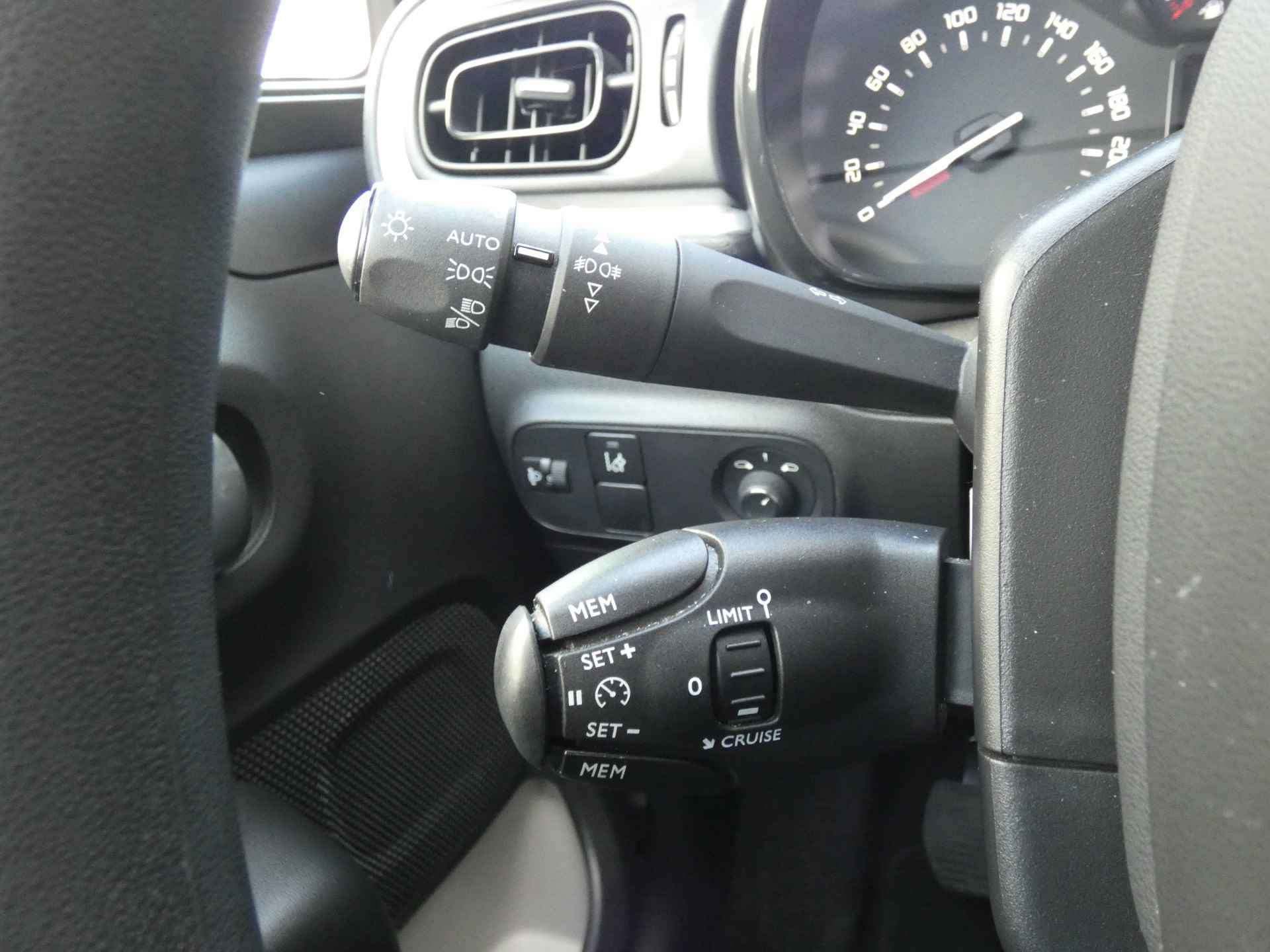 Citroën C3 1.2 82PK Feel Edition ! Parkeerhulp | Navigtie | Apple Carplay | Cruise Control ! - 24/34