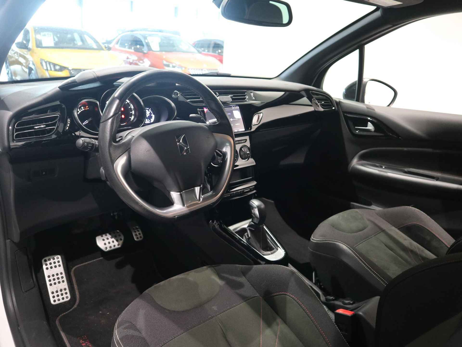 DS 3 Performance Line - APPLE CARPLAY / ANDROID AUTO - ALCANTARA - AUTOMAAT - 7/44