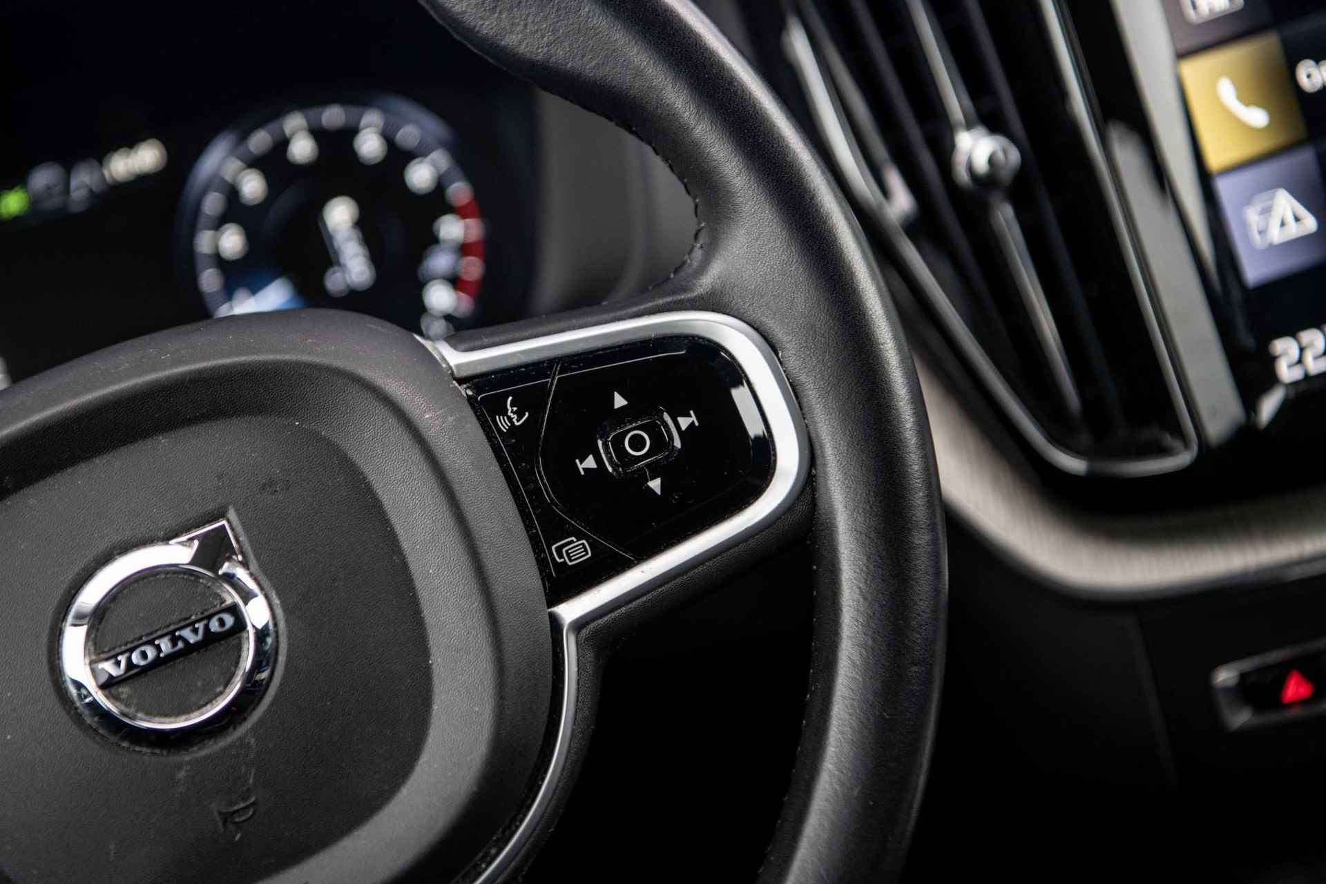 Volvo XC60 2.0 T5 Inscription Fin. € 660 p/m | Navigatie | Leder | CD-Speler | Parkeer Camera | Parkeersensoren V + A | - 29/34