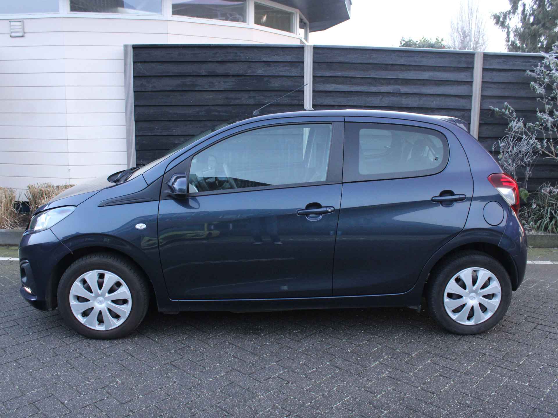 Peugeot 108 1.0 e-VTi 70PK Active 5DRS Achteruitrijcamera, Airco, Elektrische Ramen, Centrale vergrendeling met afstandbediening - 5/32