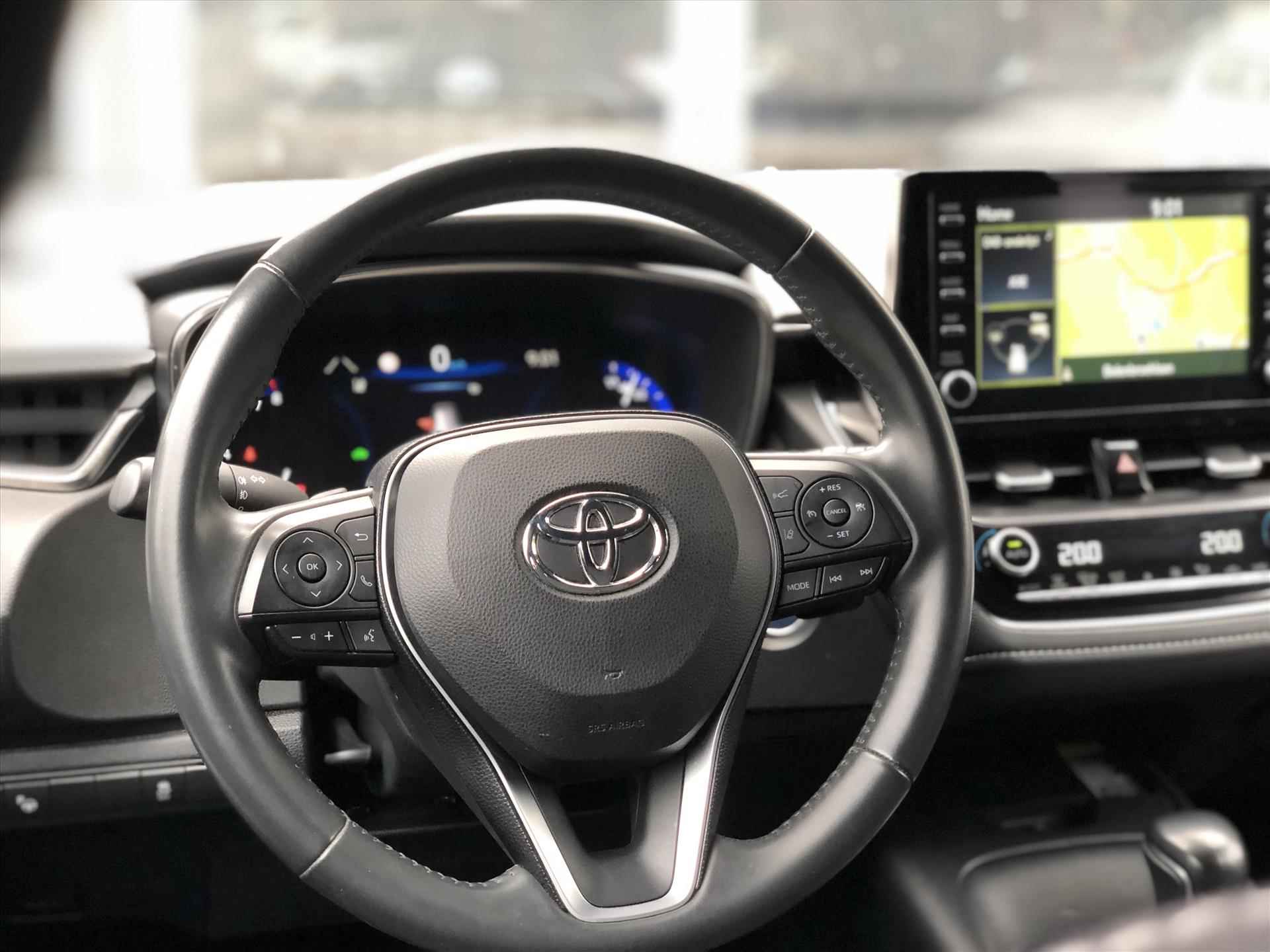 Toyota Corolla Touring Sports 2.0 Hybrid 184pk Dynamic | Navigatie, Parkeersensoren, Privacy glass, Keyless, Apple CarPlay/Android Auto, 17 inch - 15/34