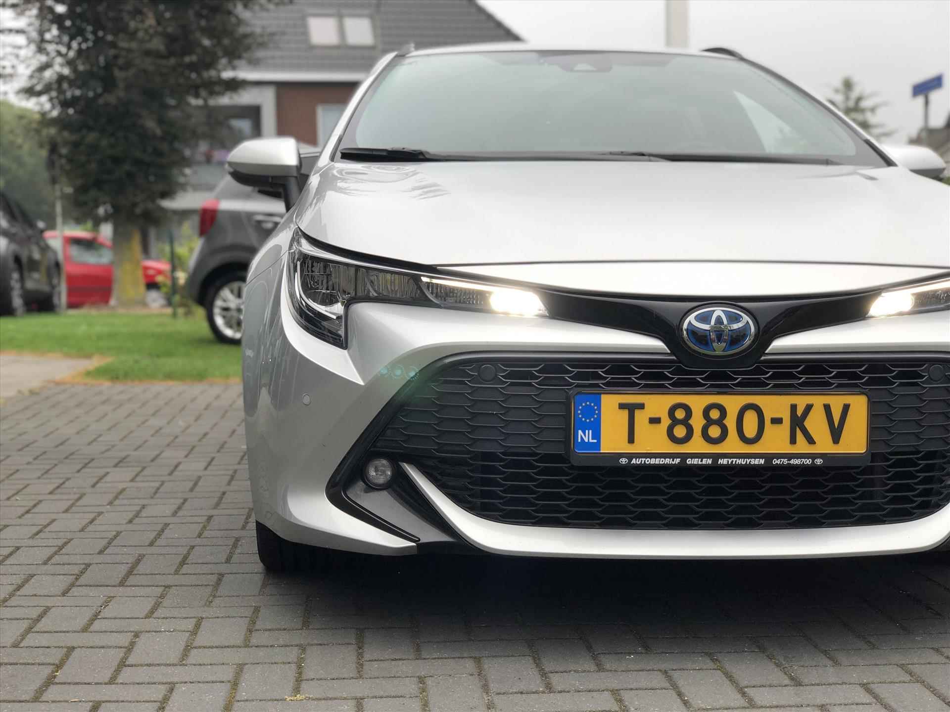 Toyota Corolla Touring Sports 2.0 Hybrid 184pk Dynamic | Navigatie, Parkeersensoren, Privacy glass, Keyless, Apple CarPlay/Android Auto, 17 inch - 10/34