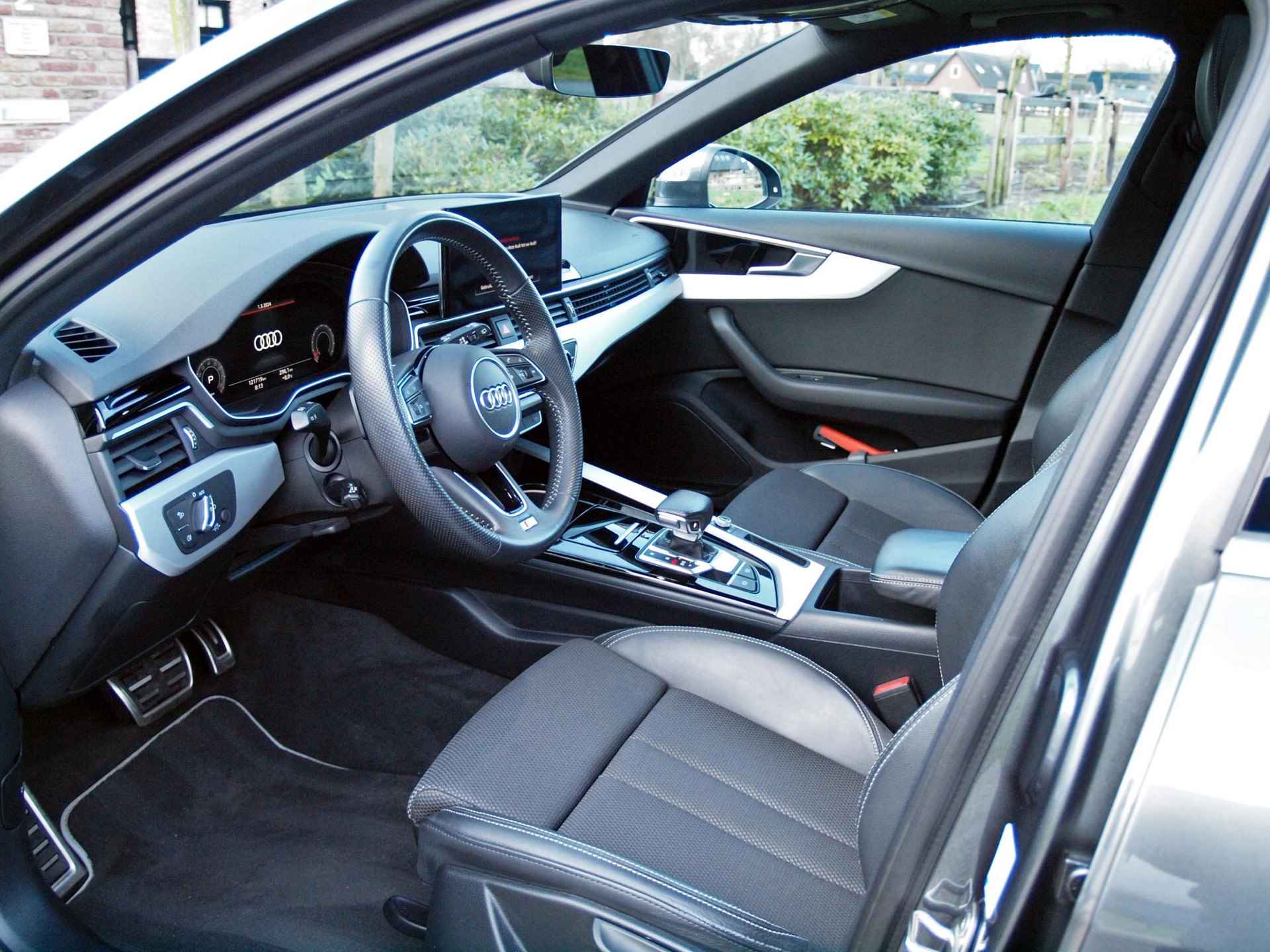 Audi A4 Avant 35 TFSI Launch edition Sport 2x S-Line | Panoramadak | Virtual Cockpit | Apple Carplay | NL-Auto | - 16/36