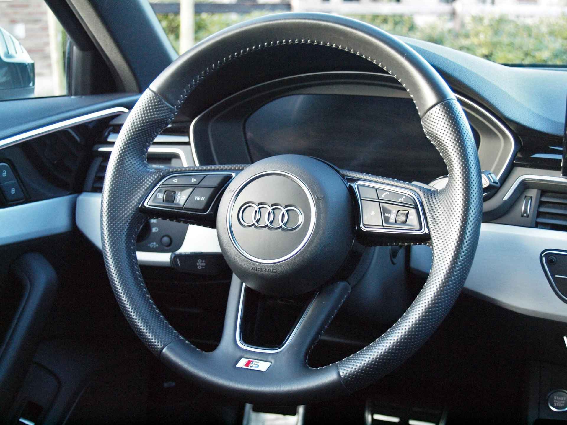 Audi A4 Avant 35 TFSI Launch edition Sport 2x S-Line | Panoramadak | Virtual Cockpit | Apple Carplay | NL-Auto | - 18/36