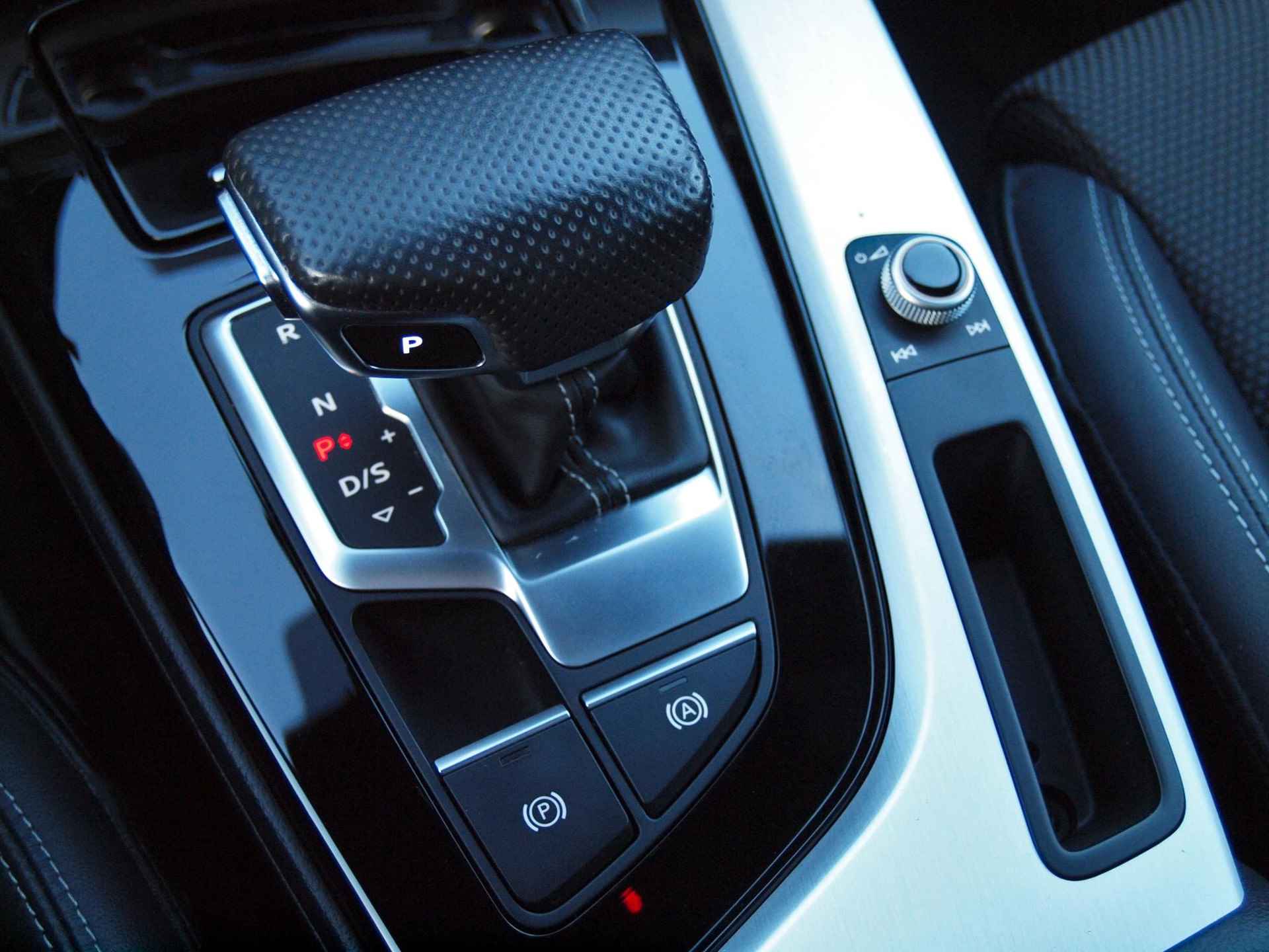 Audi A4 Avant 35 TFSI Launch edition Sport 2x S-Line | Panoramadak | Virtual Cockpit | Apple Carplay | NL-Auto | - 26/36