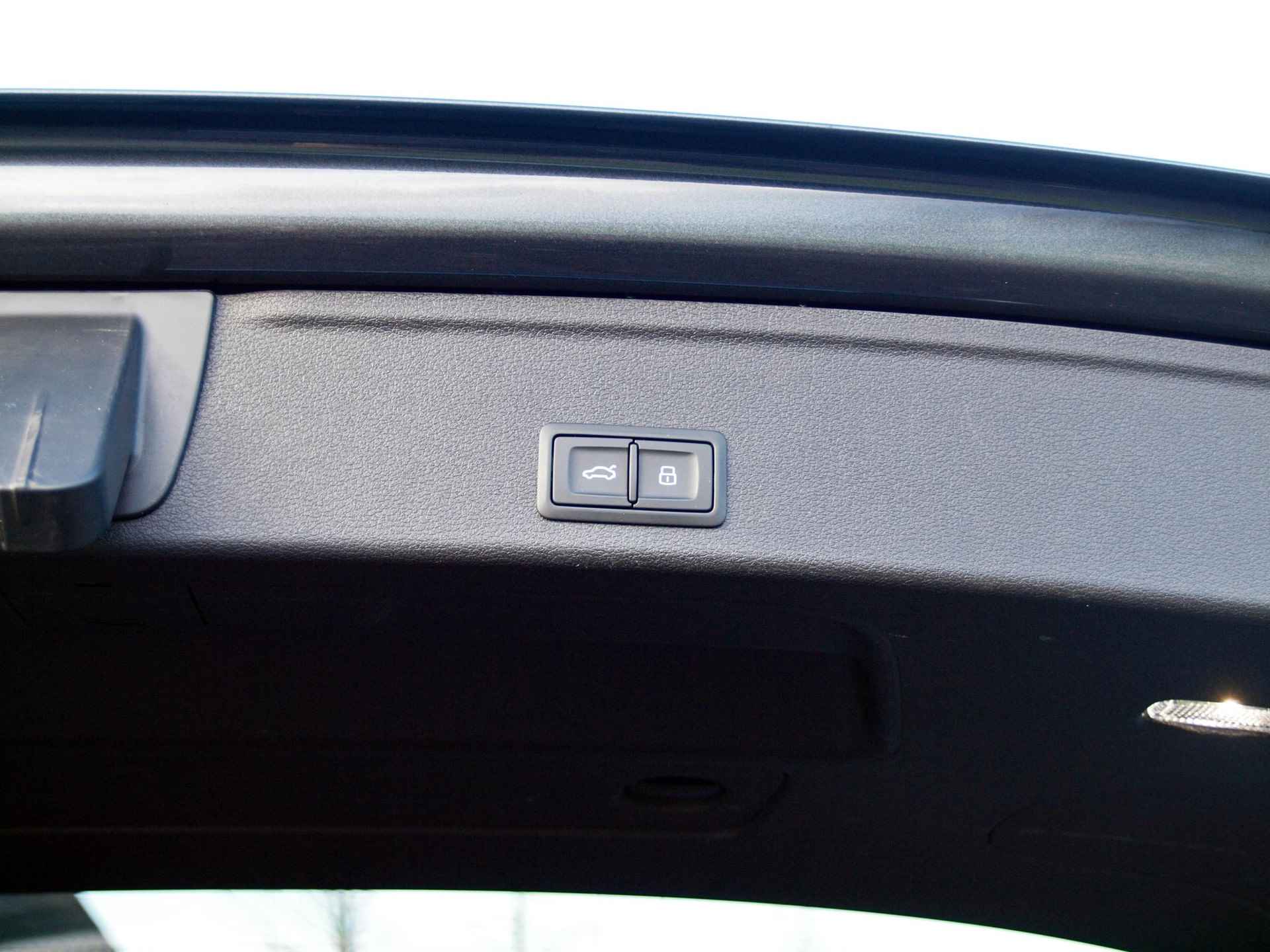 Audi A4 Avant 35 TFSI Launch edition Sport 2x S-Line | Panoramadak | Virtual Cockpit | Apple Carplay | NL-Auto | - 34/36