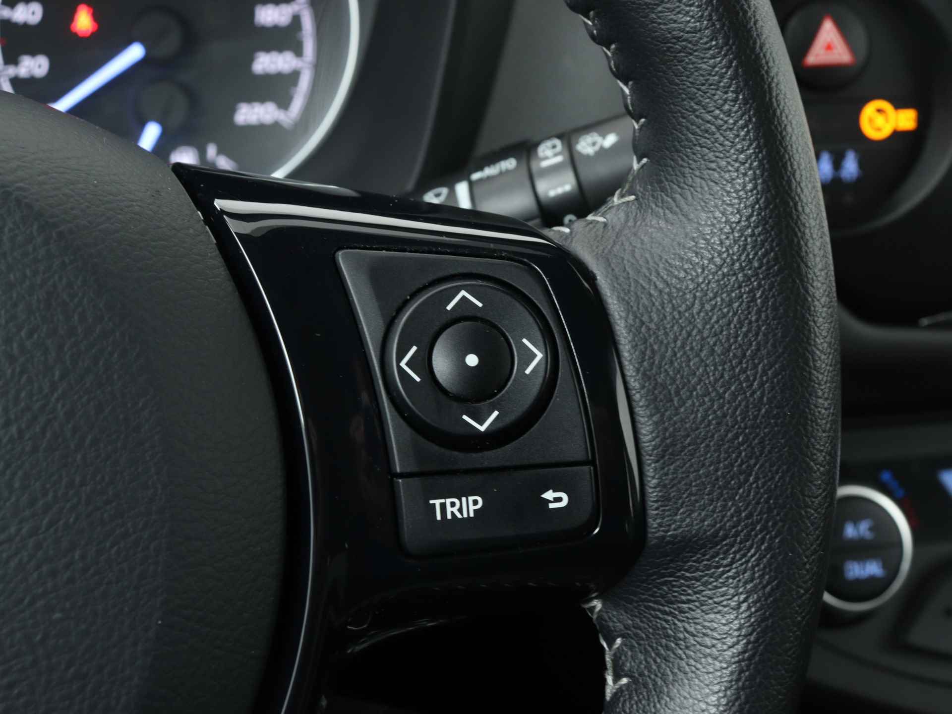 Toyota Yaris 1.5 Hybrid Aspiration Limited | Navigatie | Dealeronderhouden | - 23/41