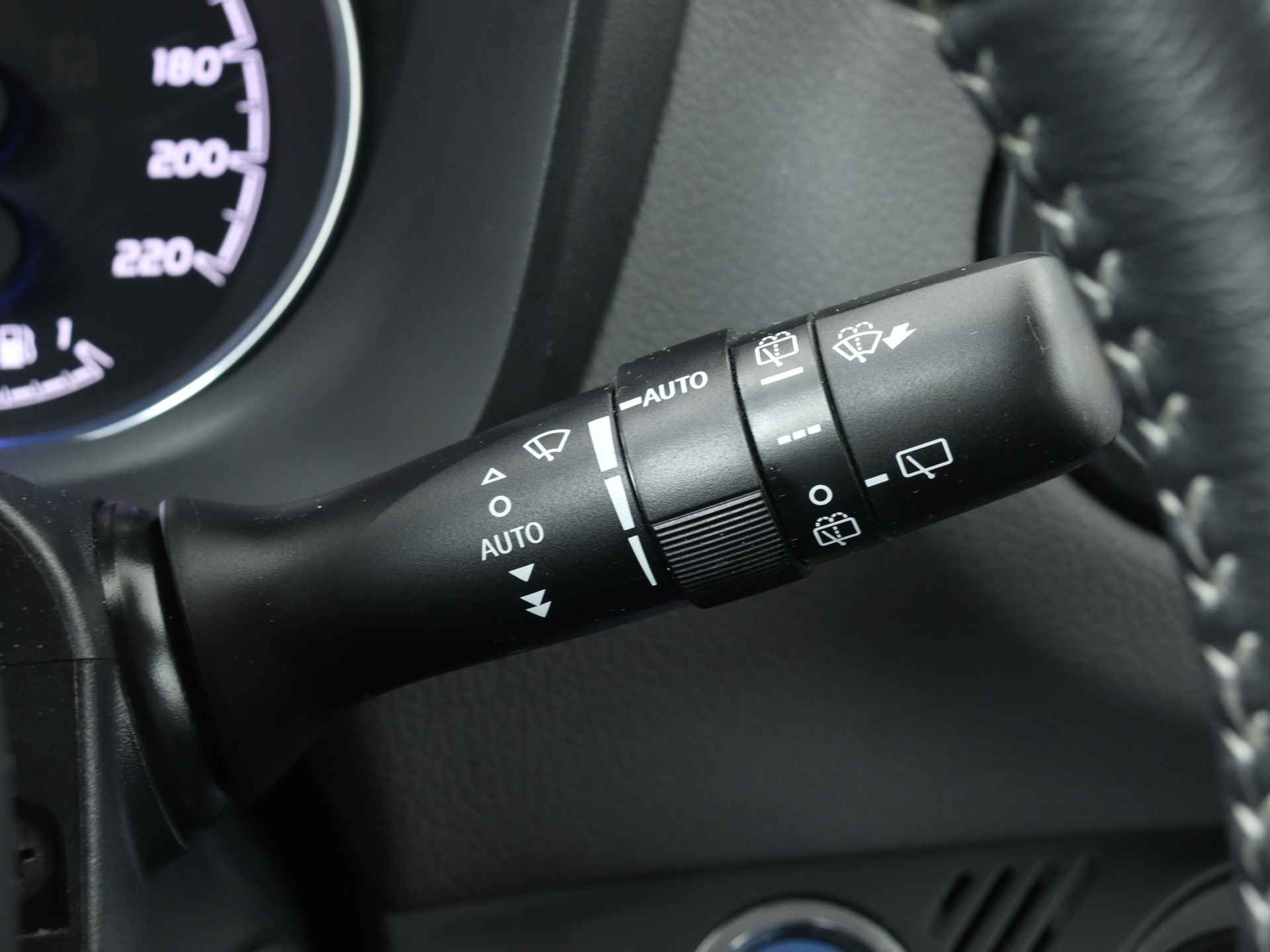 Toyota Yaris 1.5 Hybrid Aspiration Limited | Navigatie | Dealeronderhouden | - 25/41
